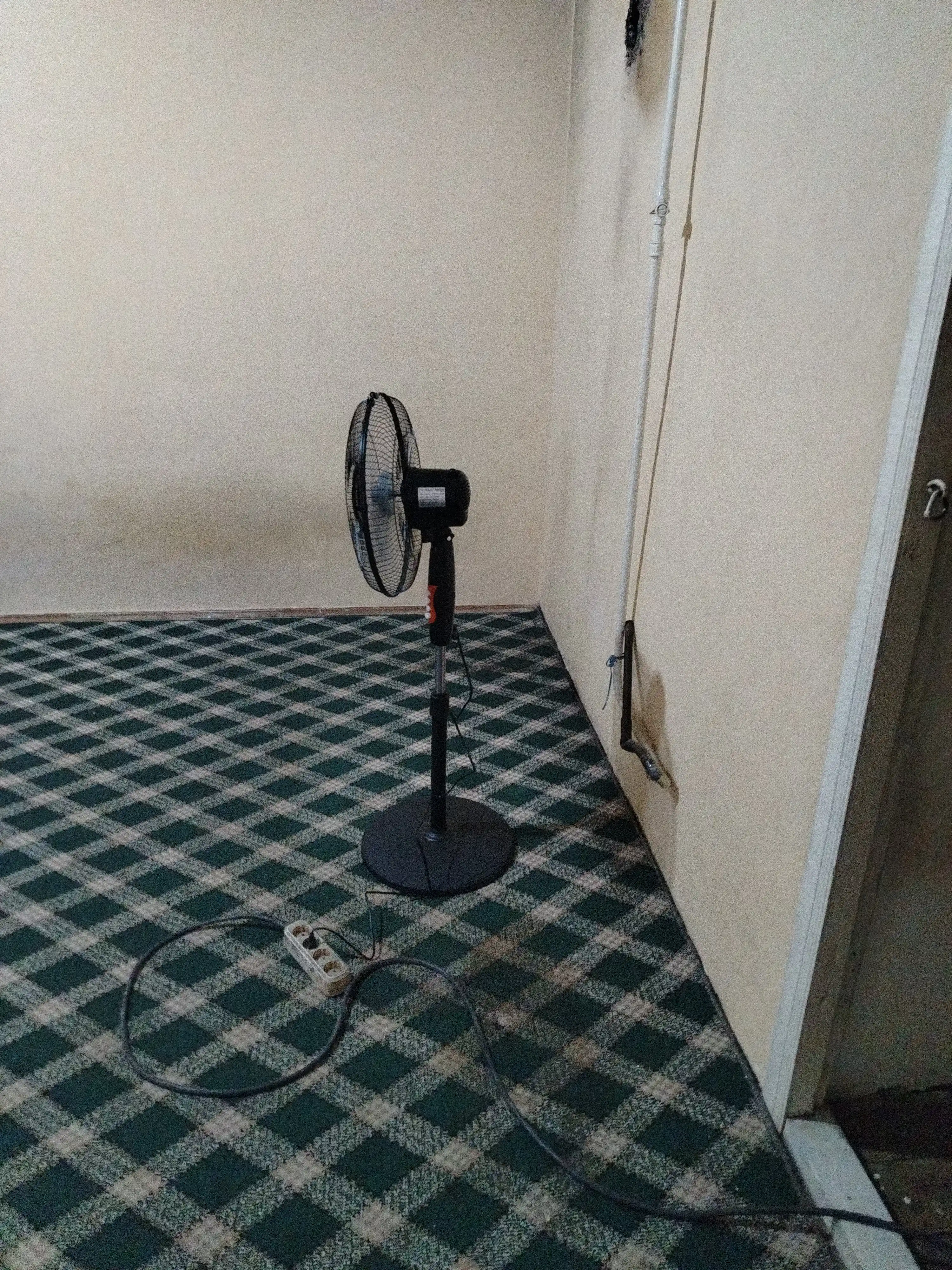 Ventilyator uy va ofis uchun EcoFan, jim va tejamkor