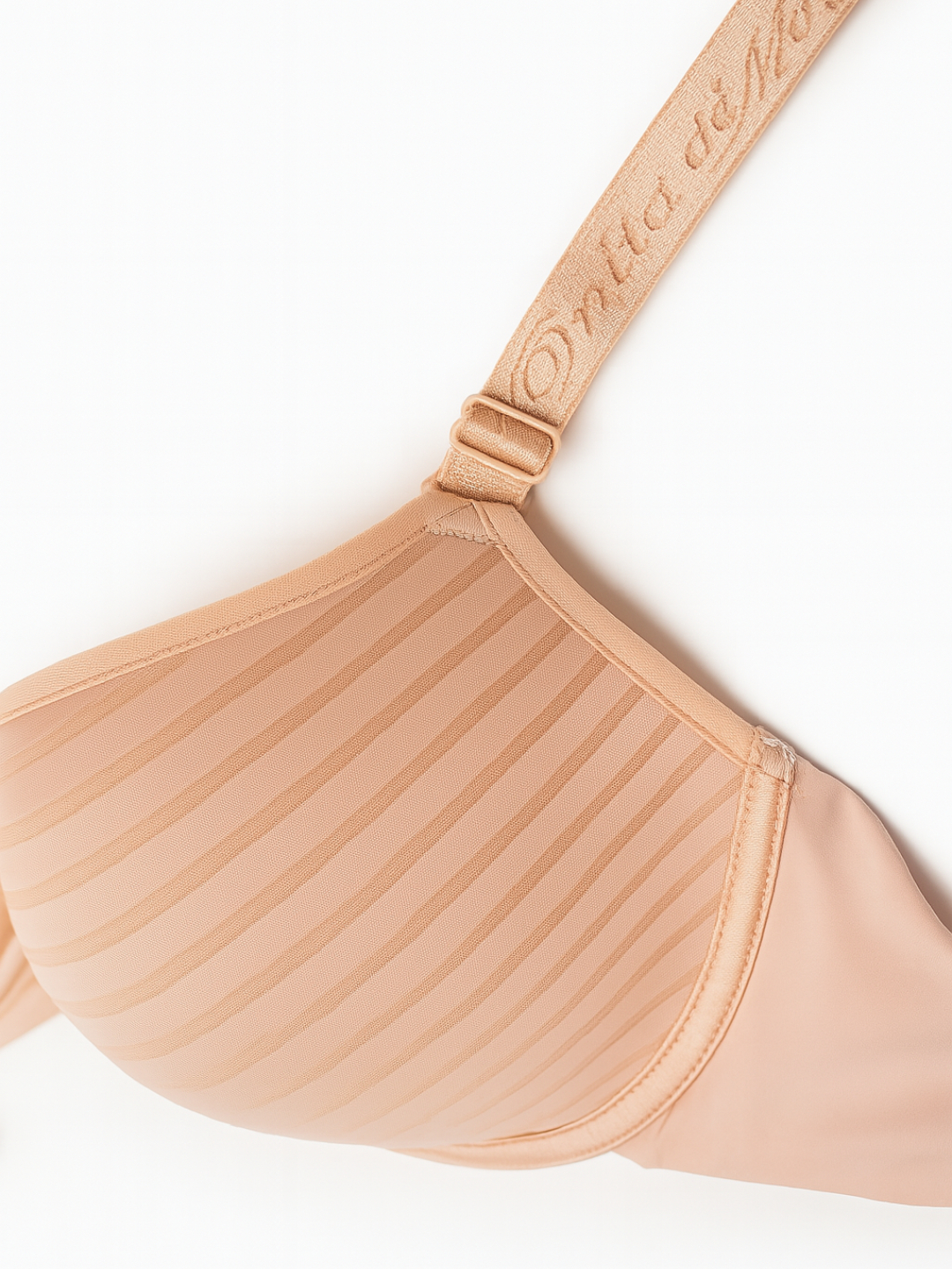 Yoqimli qizlarning uy qurilishi fotosuratlari