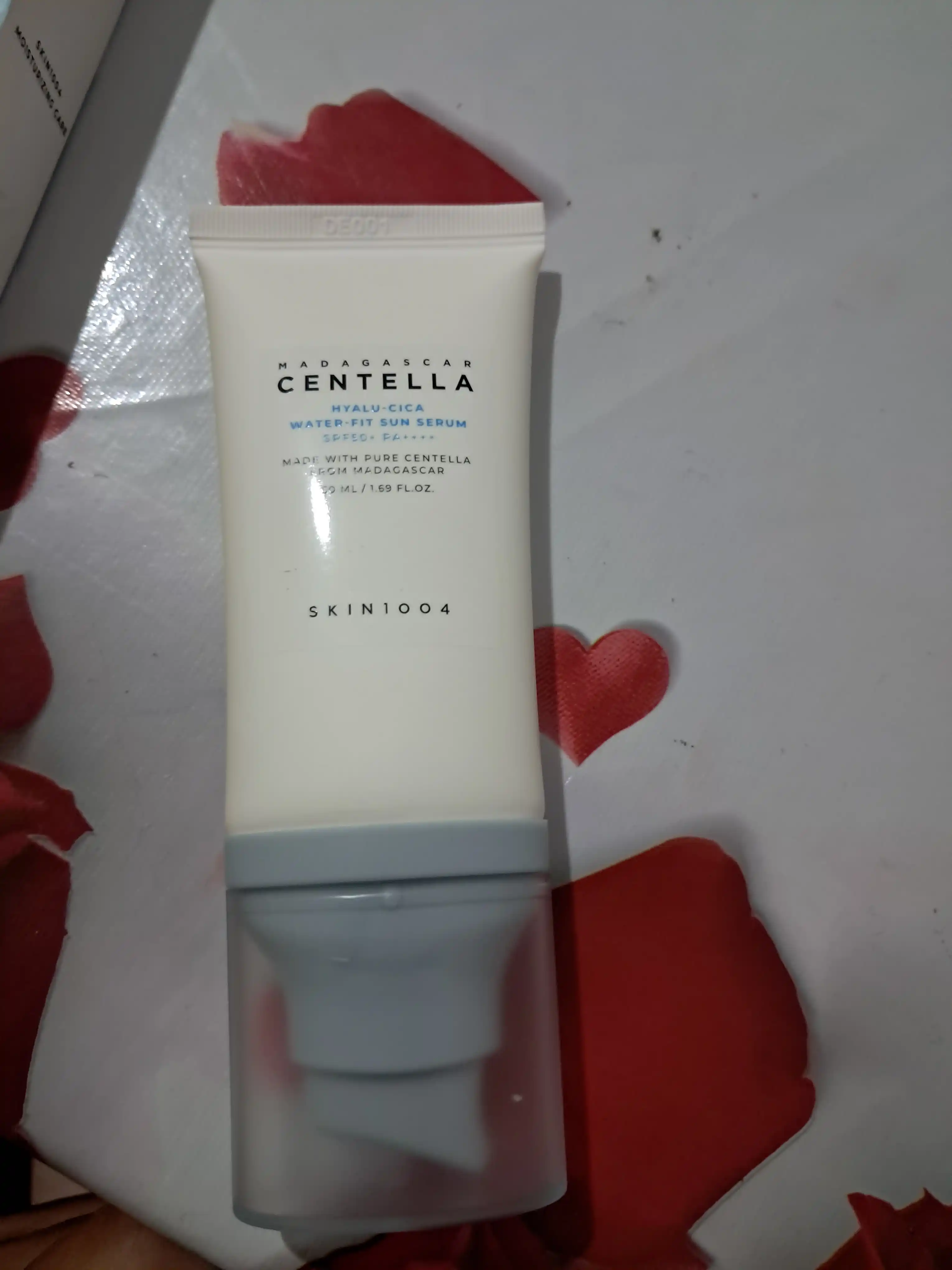Centella Madagascar SPF 50+ — легкий солнцезащитный крем с экстрактом центеллы, 50 мл