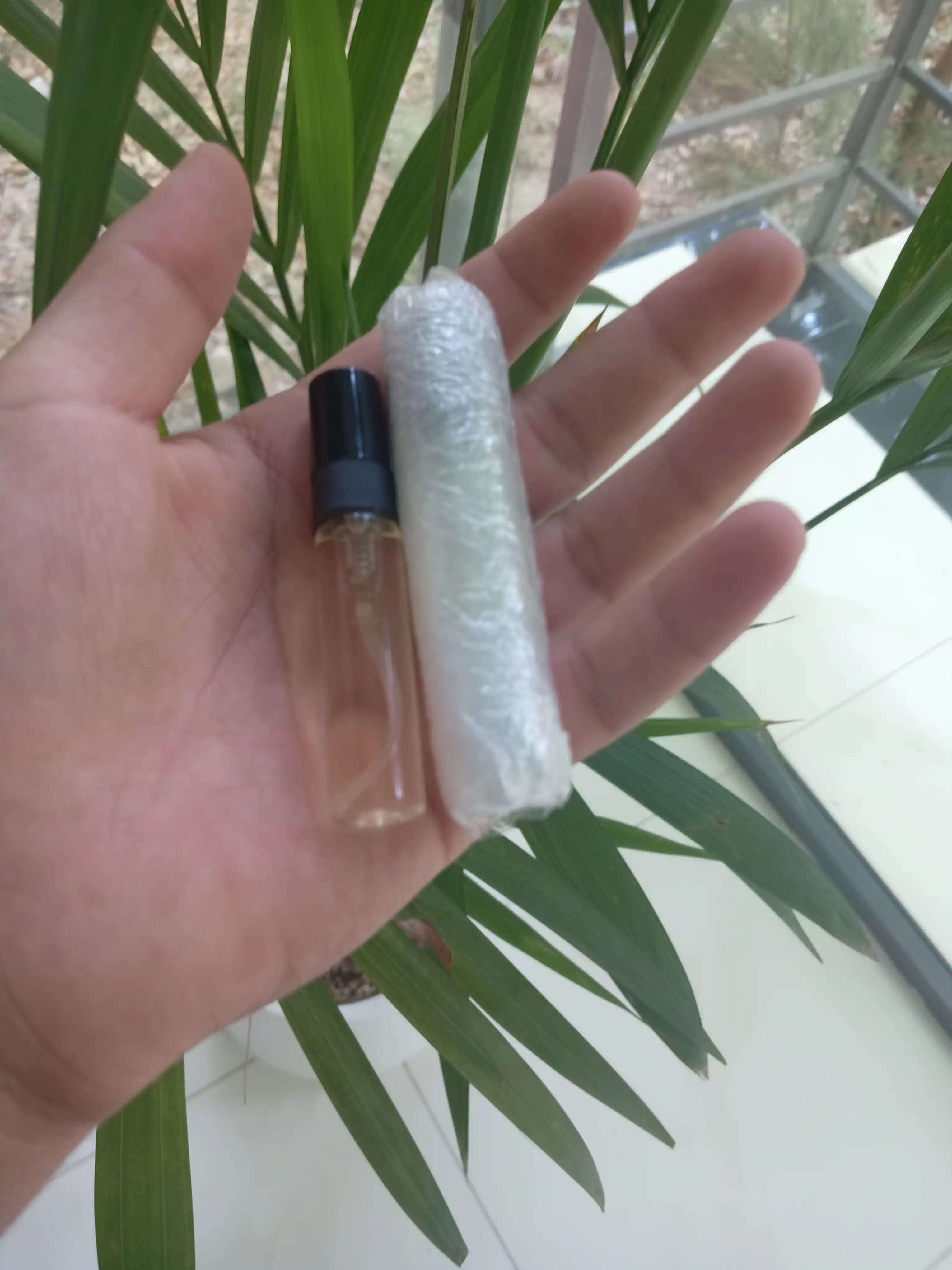 Ayollar atirlari Libre, parfyumlangan suvi YSL Libre, 100 ml, 10 ml, 5 ml, 3 ml