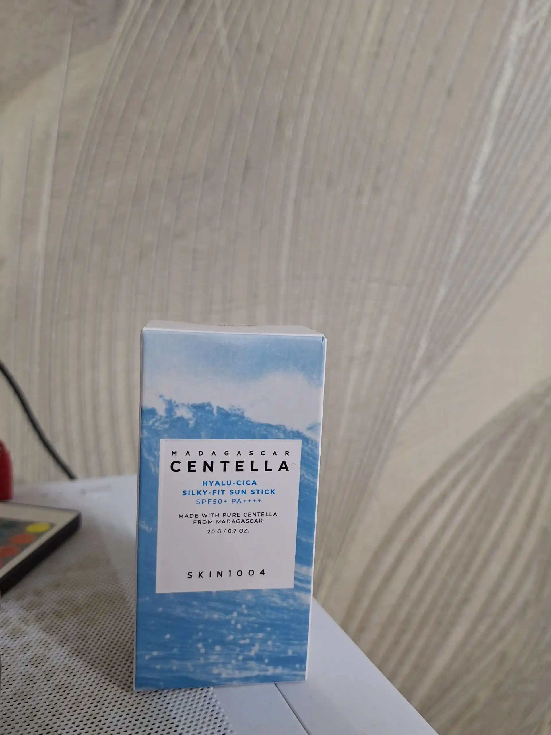 SPF-stik yuz va tana uchun quyoshdan himoya qiluvchi va namlantiruvchi SPF50+