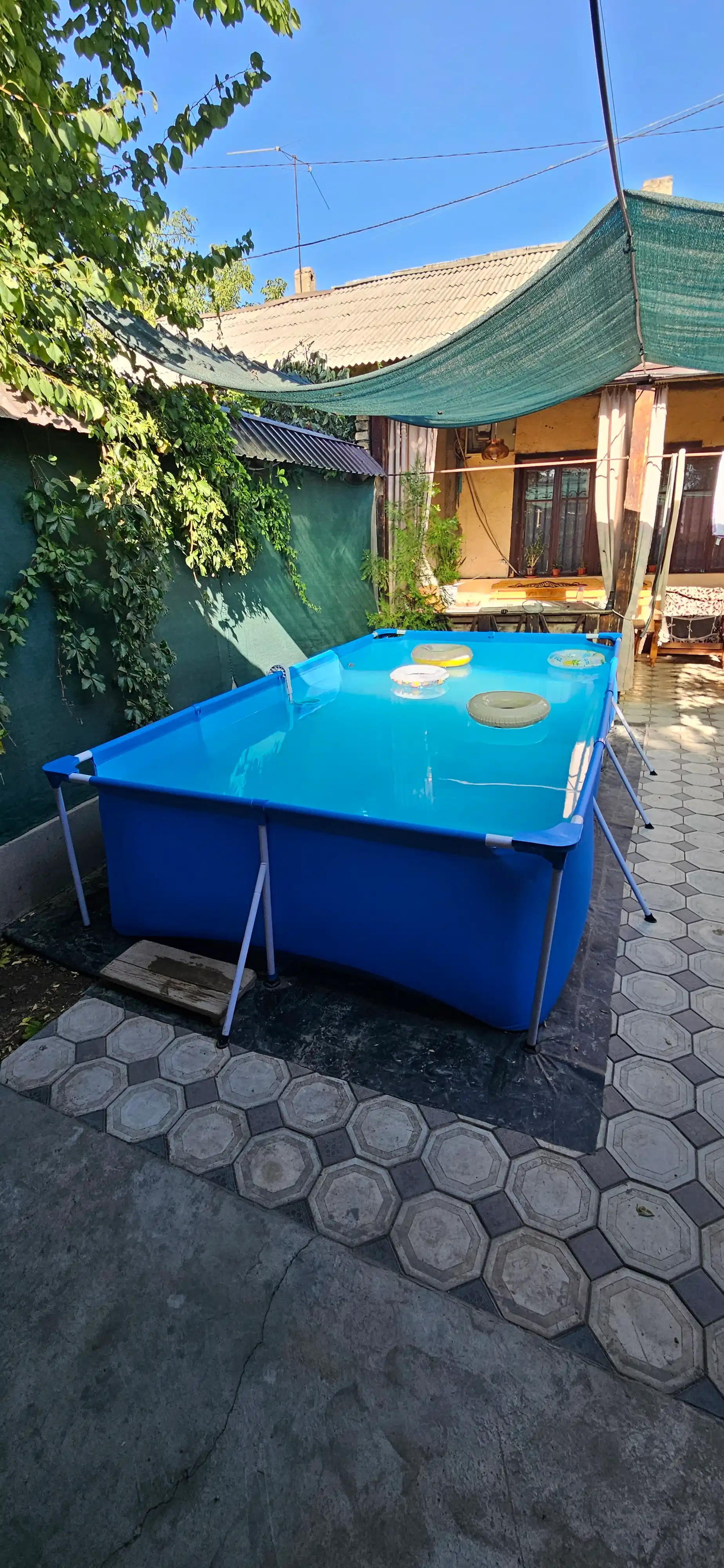 Bestway to'rtburchak ramkali hovuz, turli o'lchamlarda