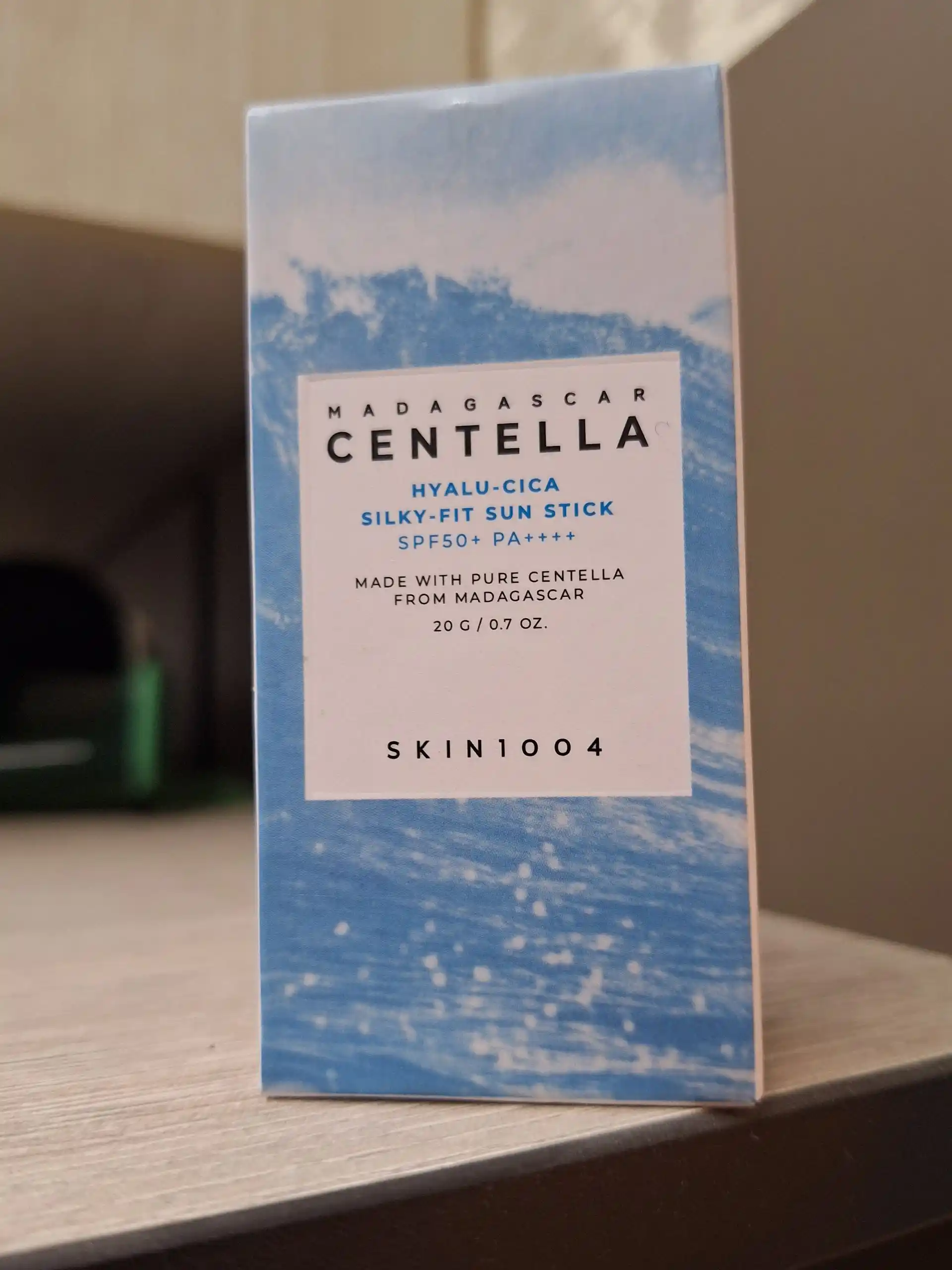 SPF-stik yuz va tana uchun quyoshdan himoya qiluvchi va namlantiruvchi SPF50+