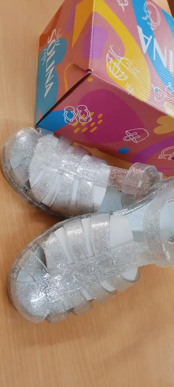Solina ayollar sandallari, yozgi bosonojkalar, ochiq, plyaj. 1 o'lcham katta keladi, 35-40