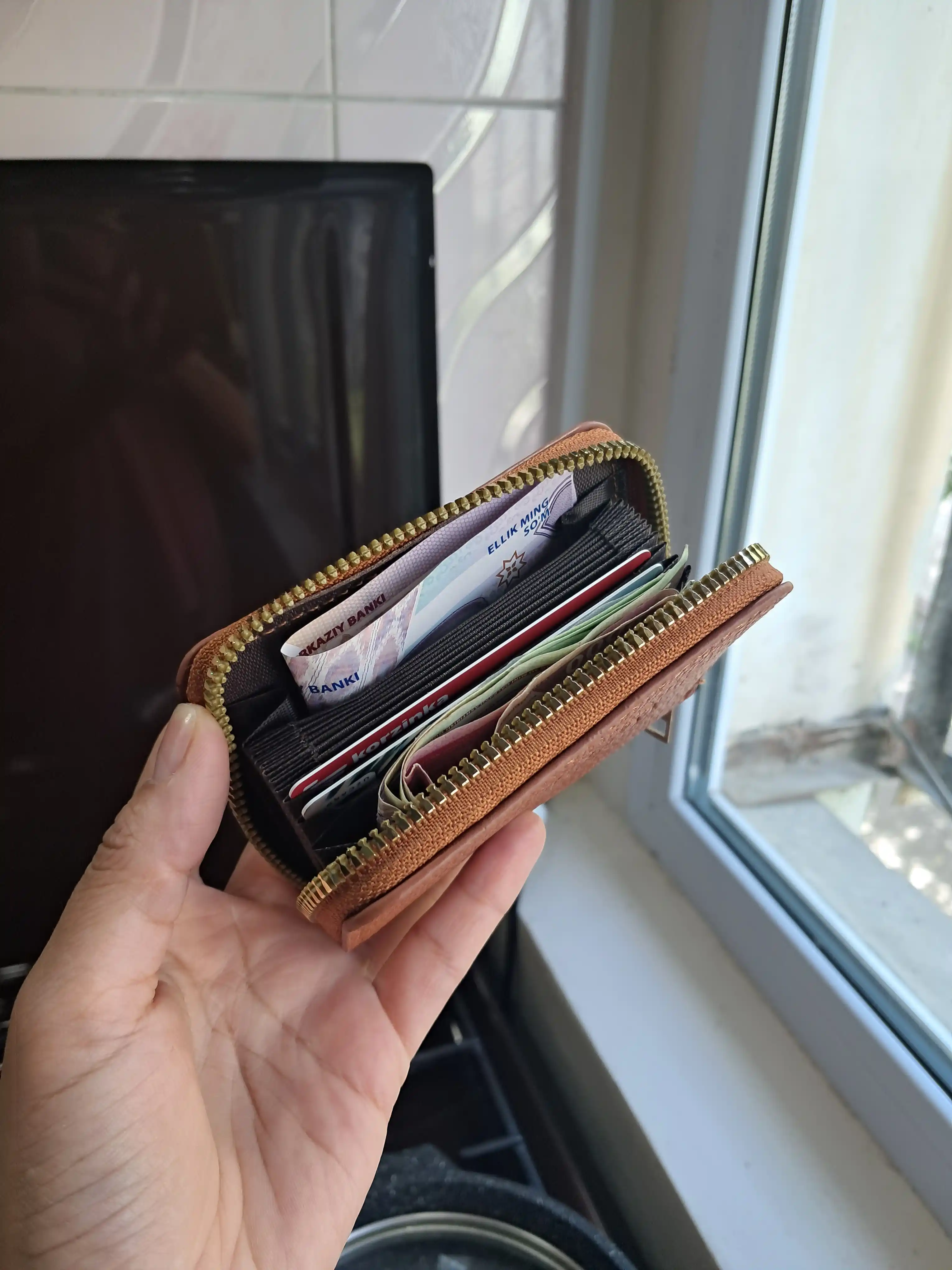 Universal mini hamyon, 11 ta bo'lim, RFID skanerlashdan himoya qilish