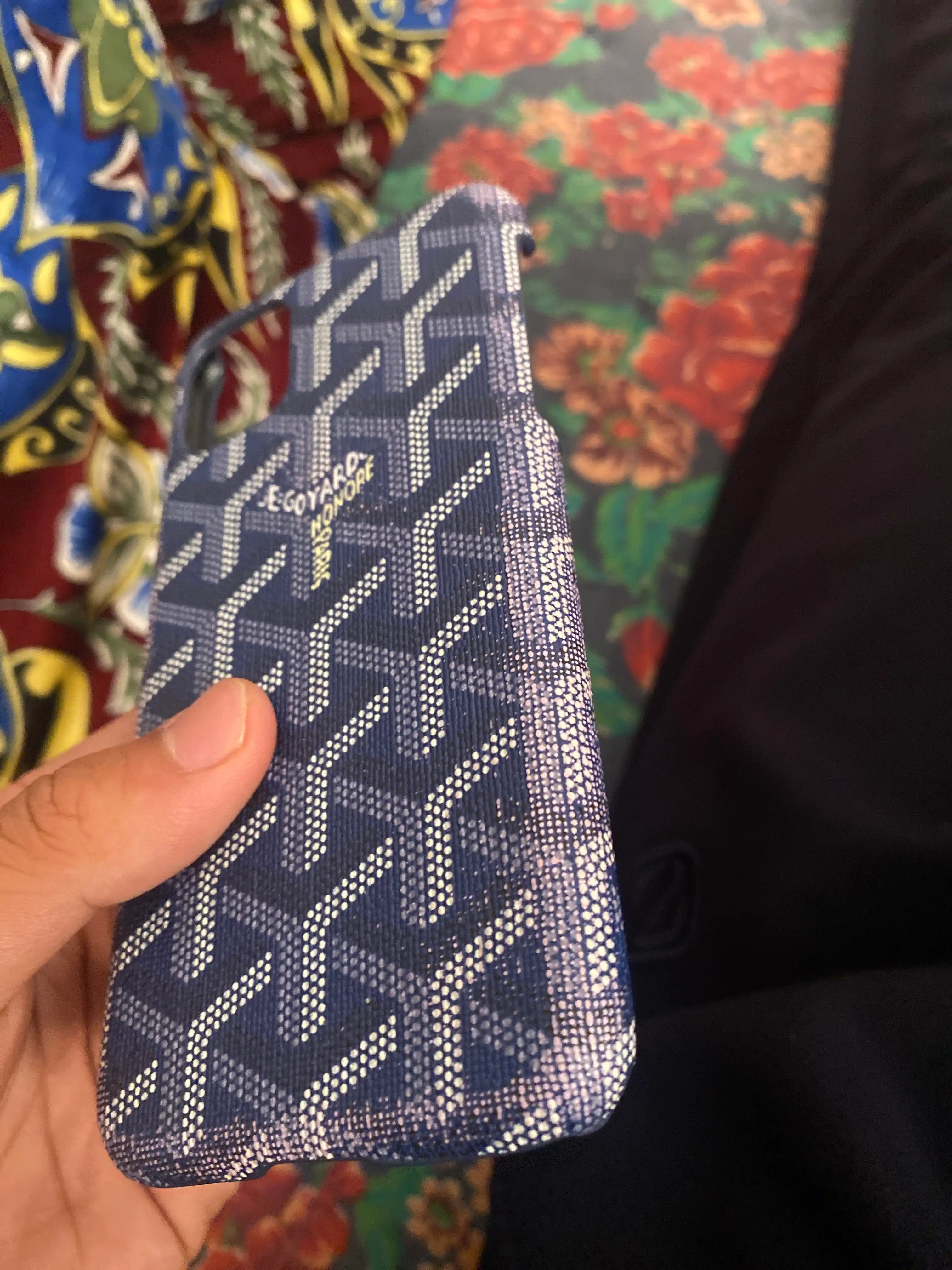 Чехол для iPhone с текстурой Goyard
