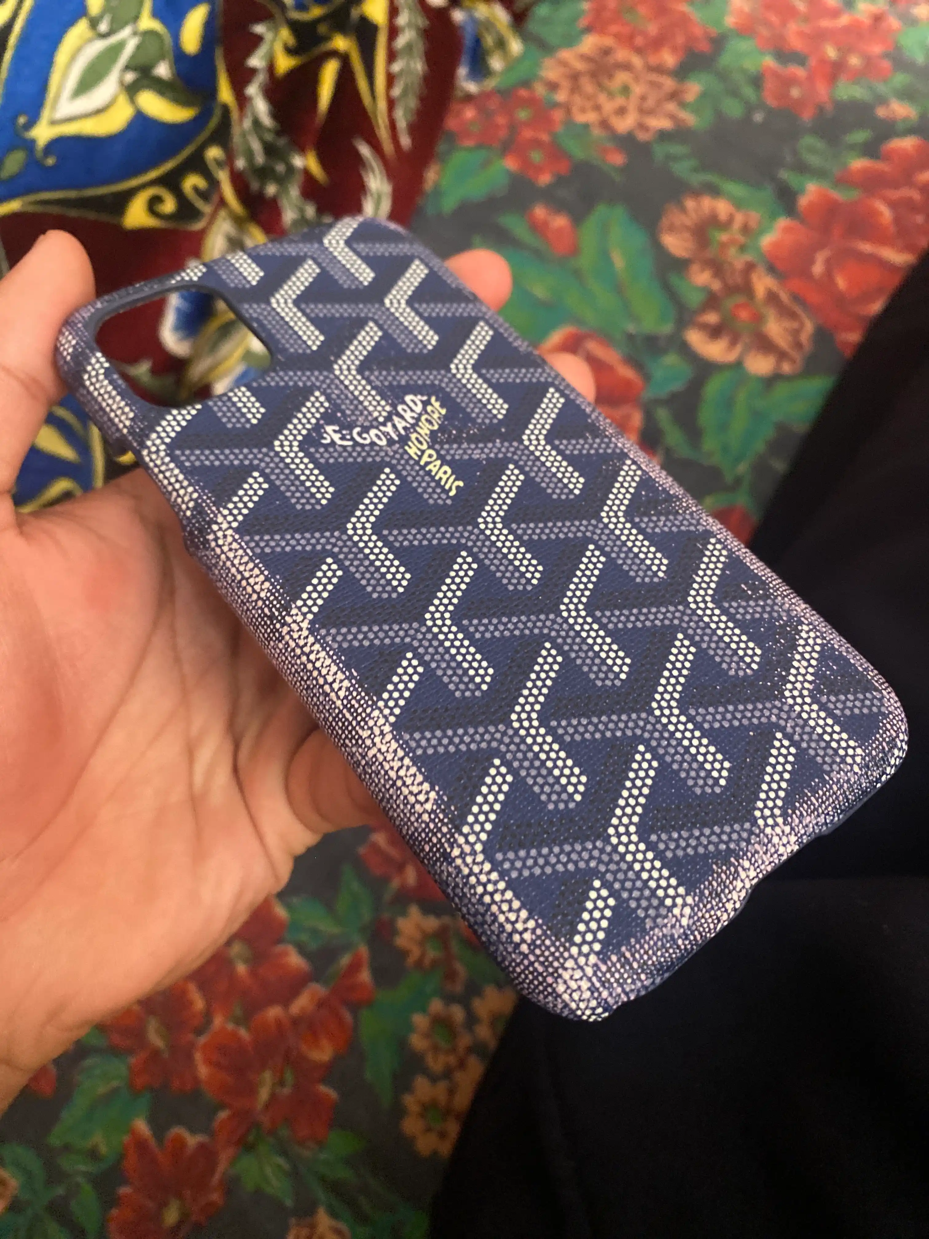 Чехол для iPhone с текстурой Goyard