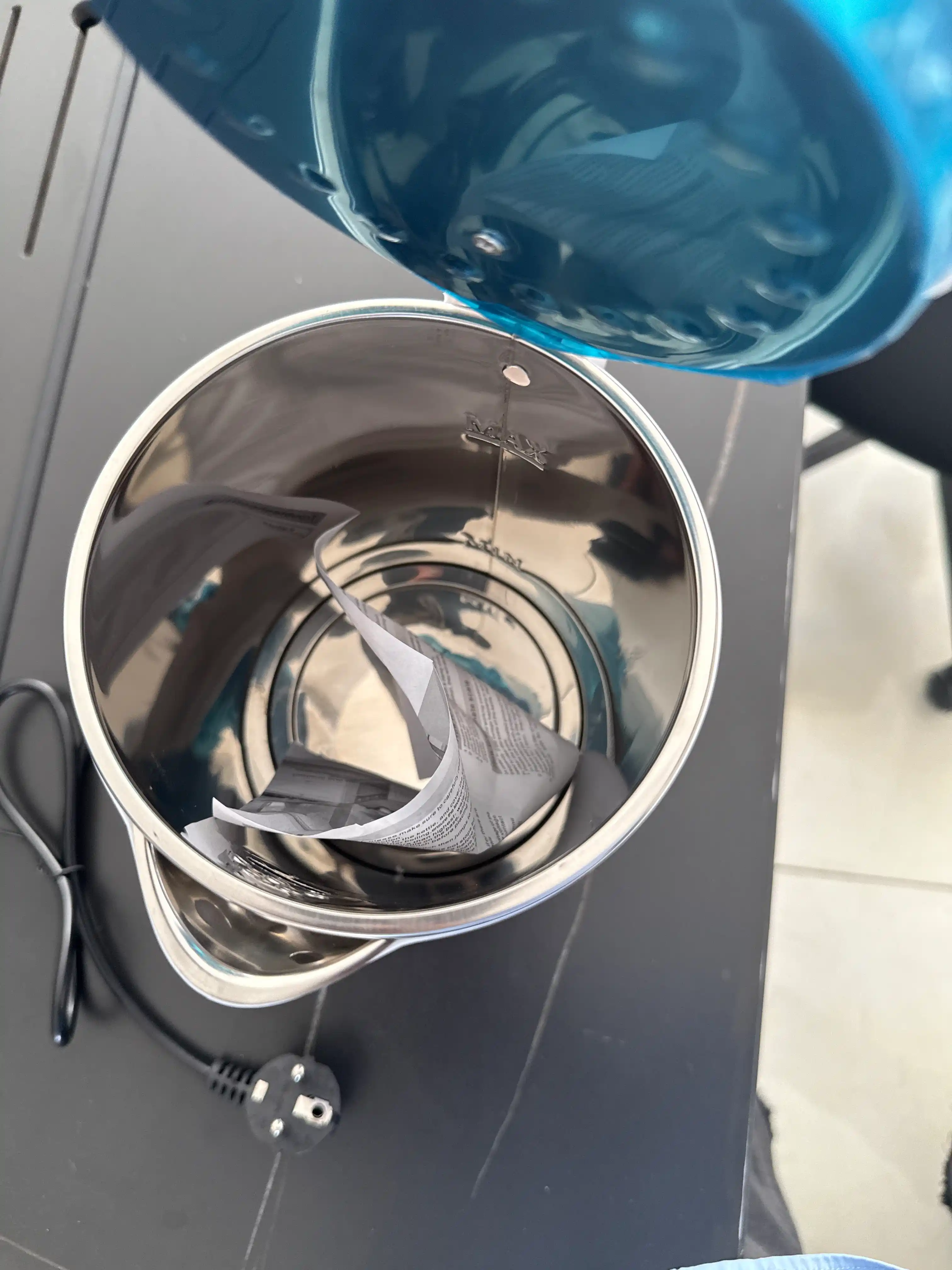 HAN RIVER choy damlash uchun elektr, 2.3 litrli, metall choynak