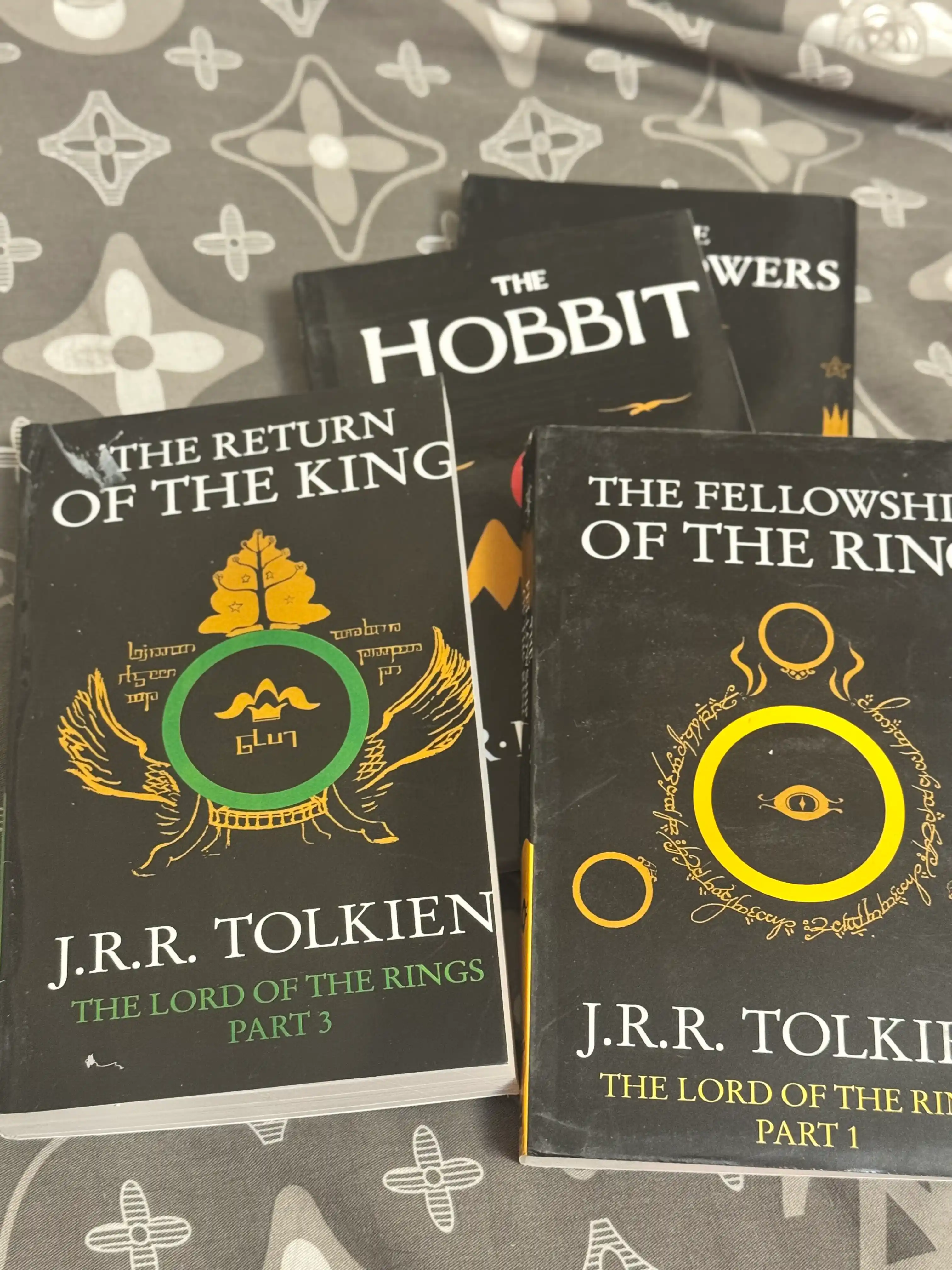 J.R.R. Tolkien: The Hobbit and the Lord of the Rings Collection