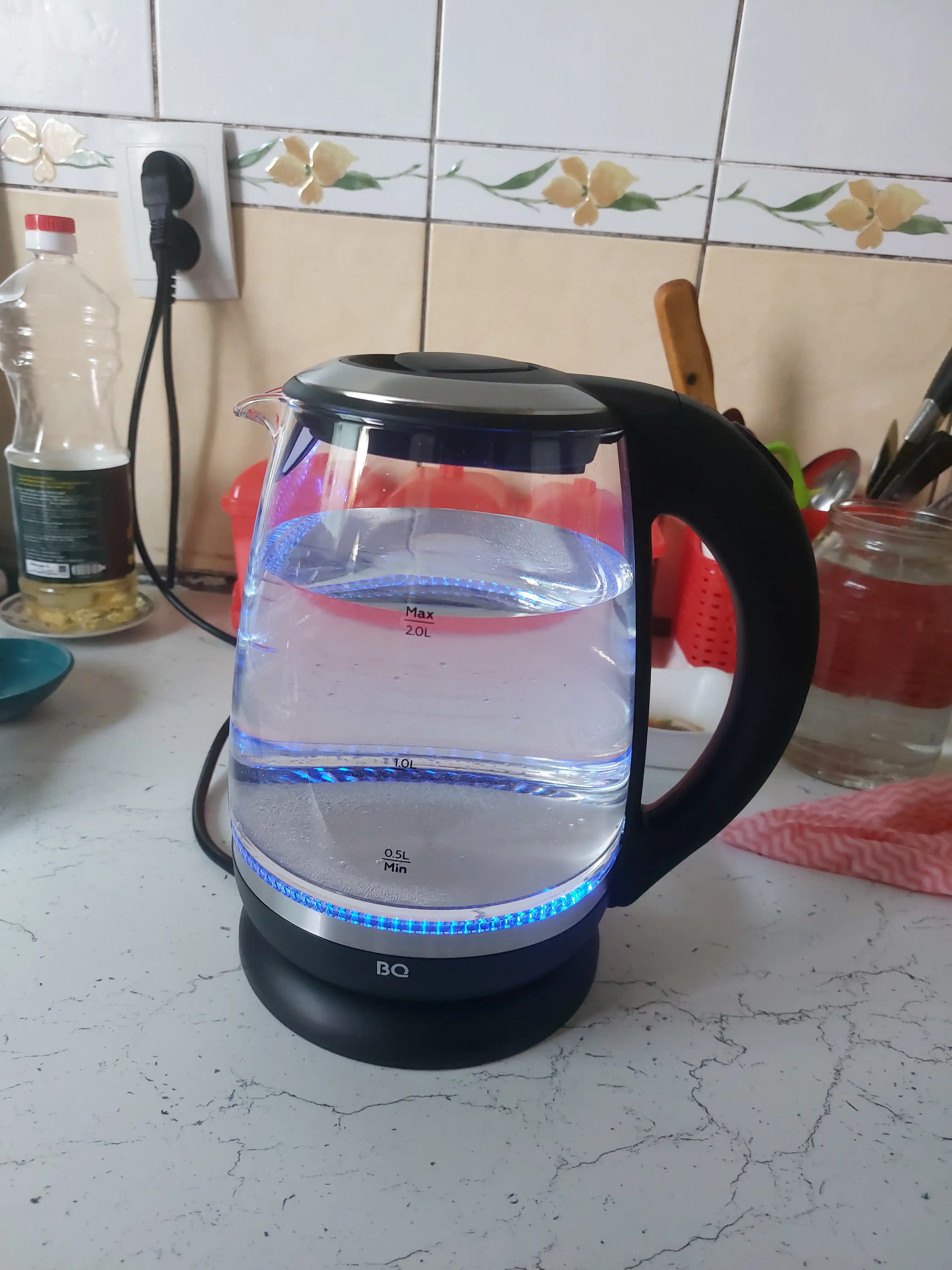 Elektr choynak BQ KT2049G, 2200 Vt, hajmi 2 litr, shisha, tez qaynaydi, yorug'lik