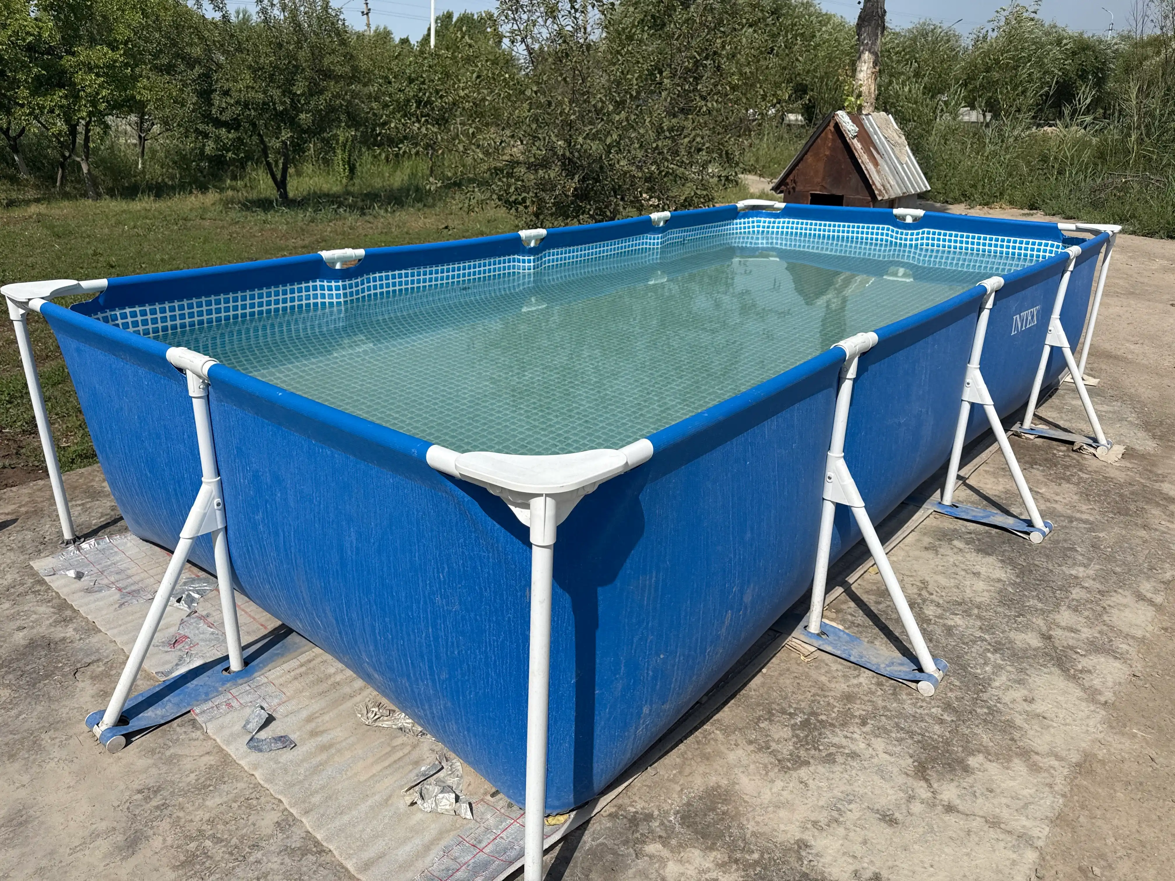 Karkas hovuzi uchun tent