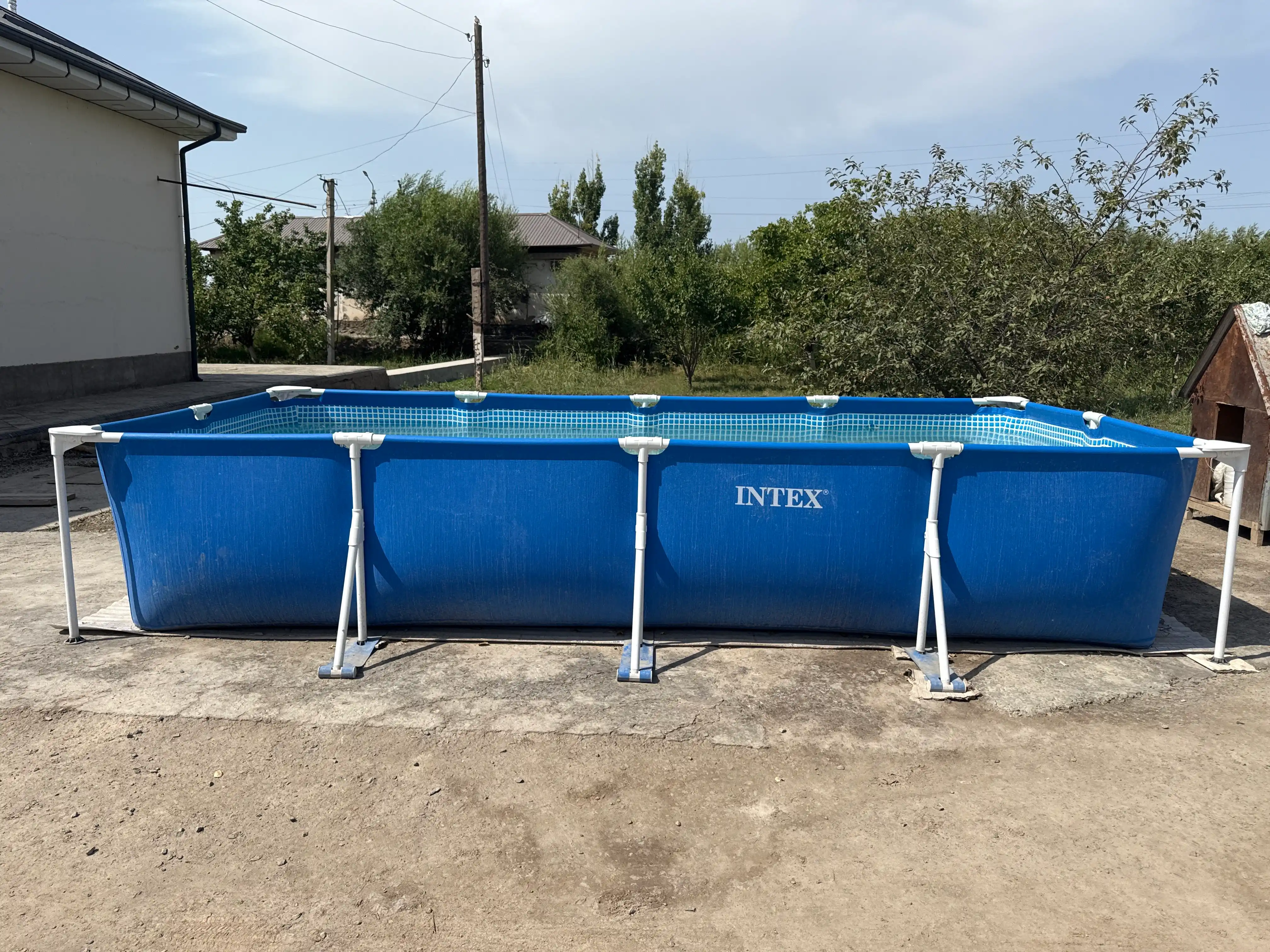 Karkas hovuzi uchun tent