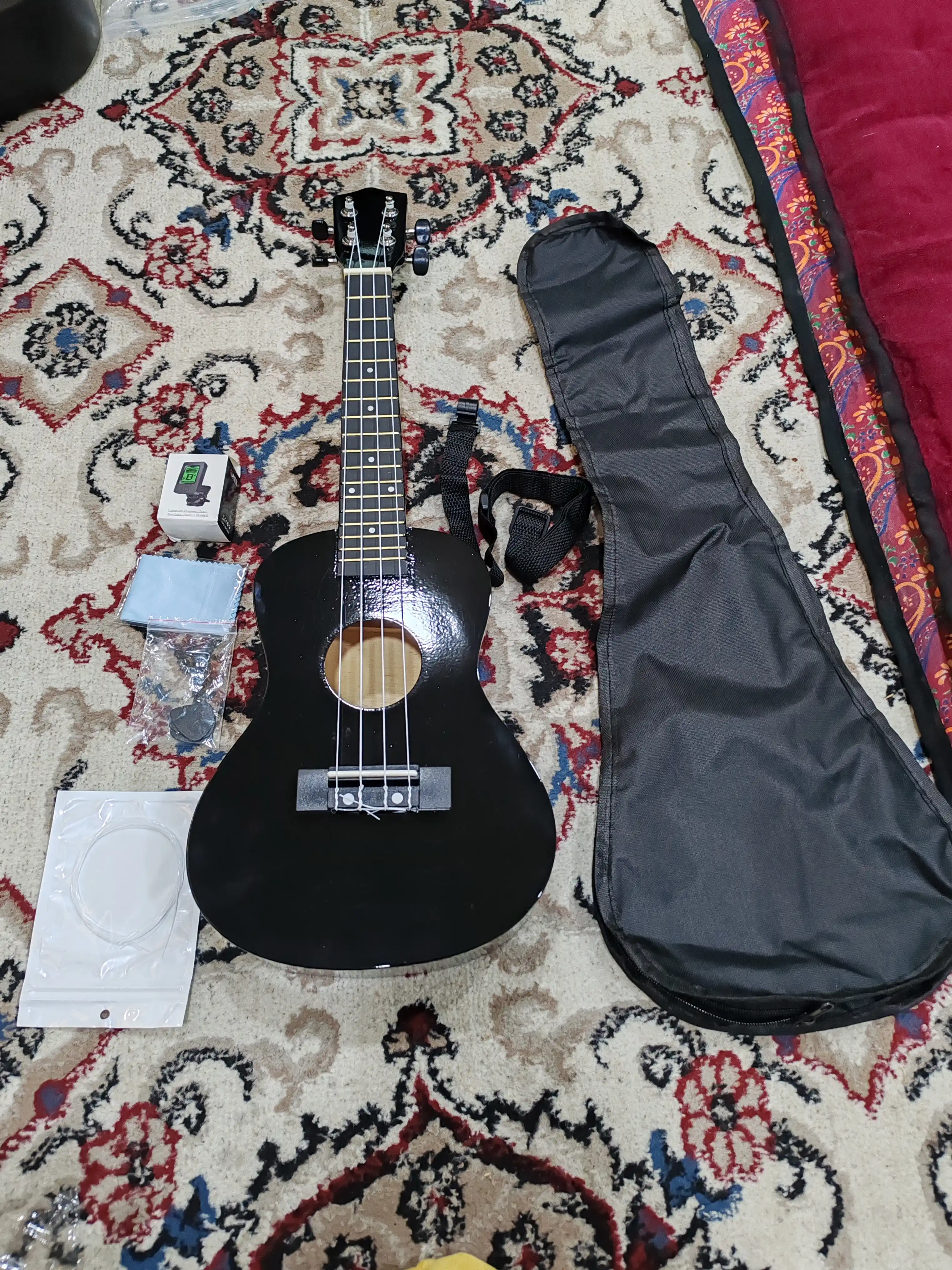 Konsert ukulelesi, 58 sm, musiqa asboblari to‘plami, mini gitara