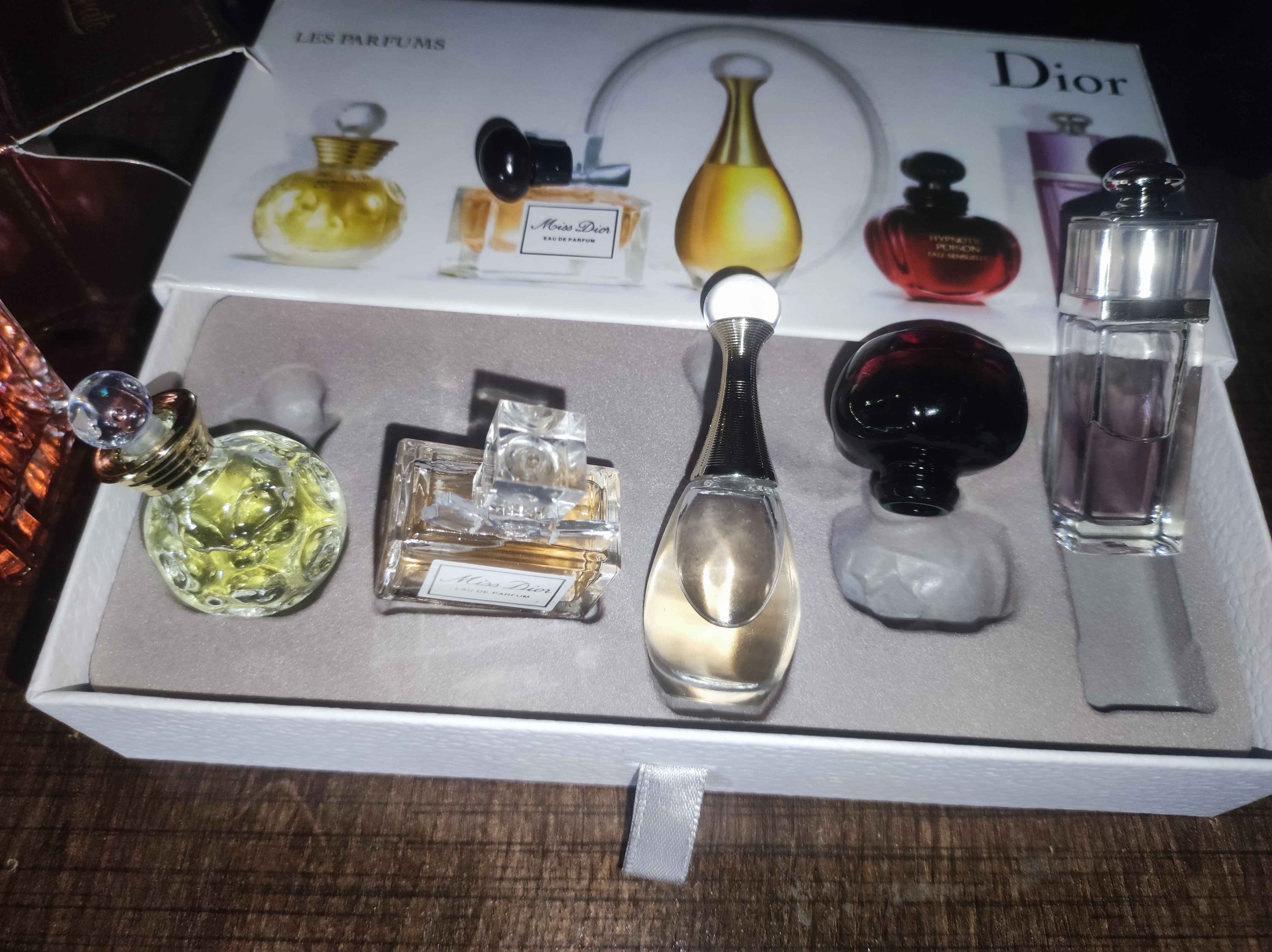 Dior Les Parfums Miniature Set, ayollar uchun atir to'plami