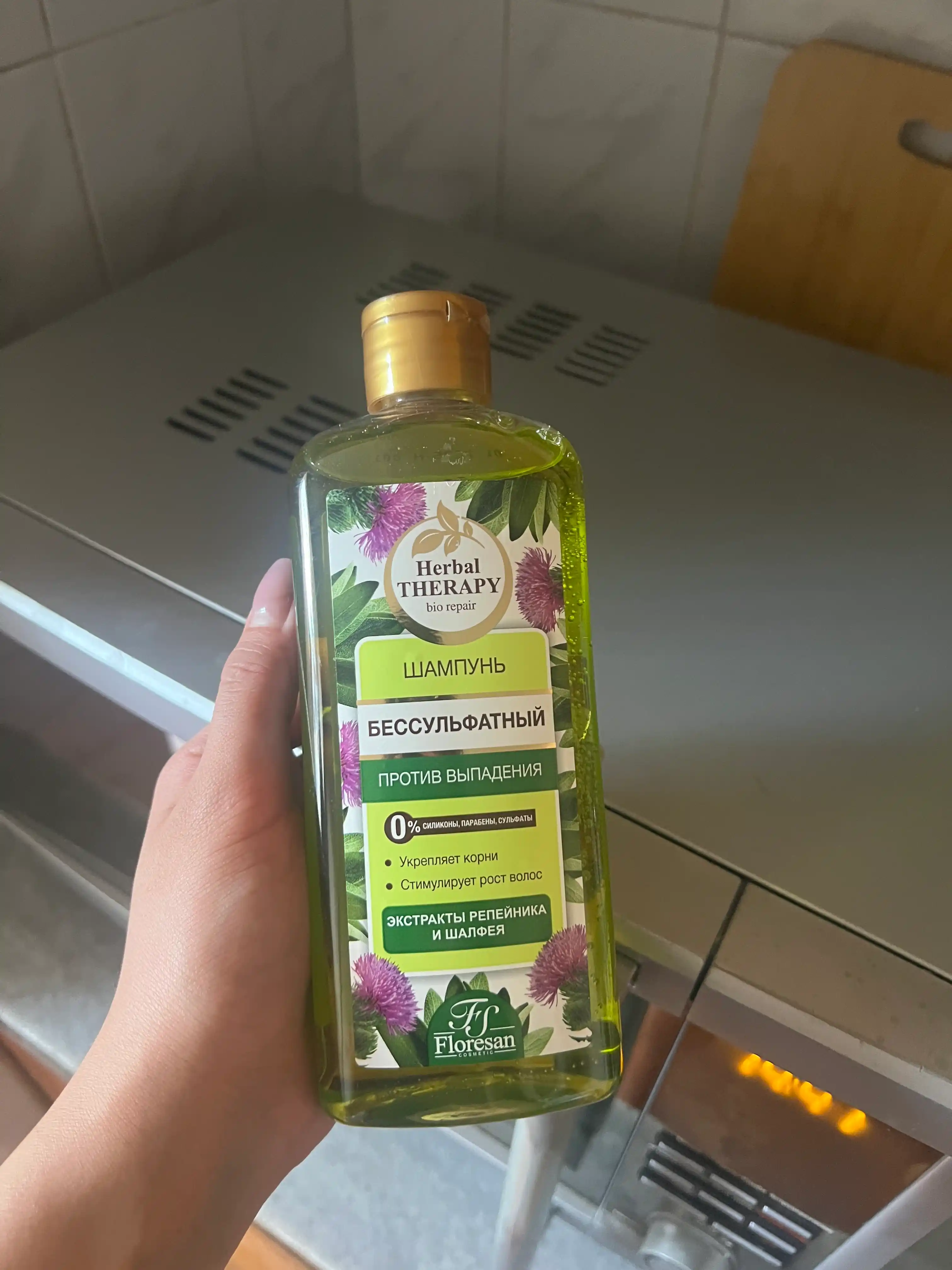 Бессульфатный шампунь Foresan, Herbal Therapy против выпадения, 400 мл