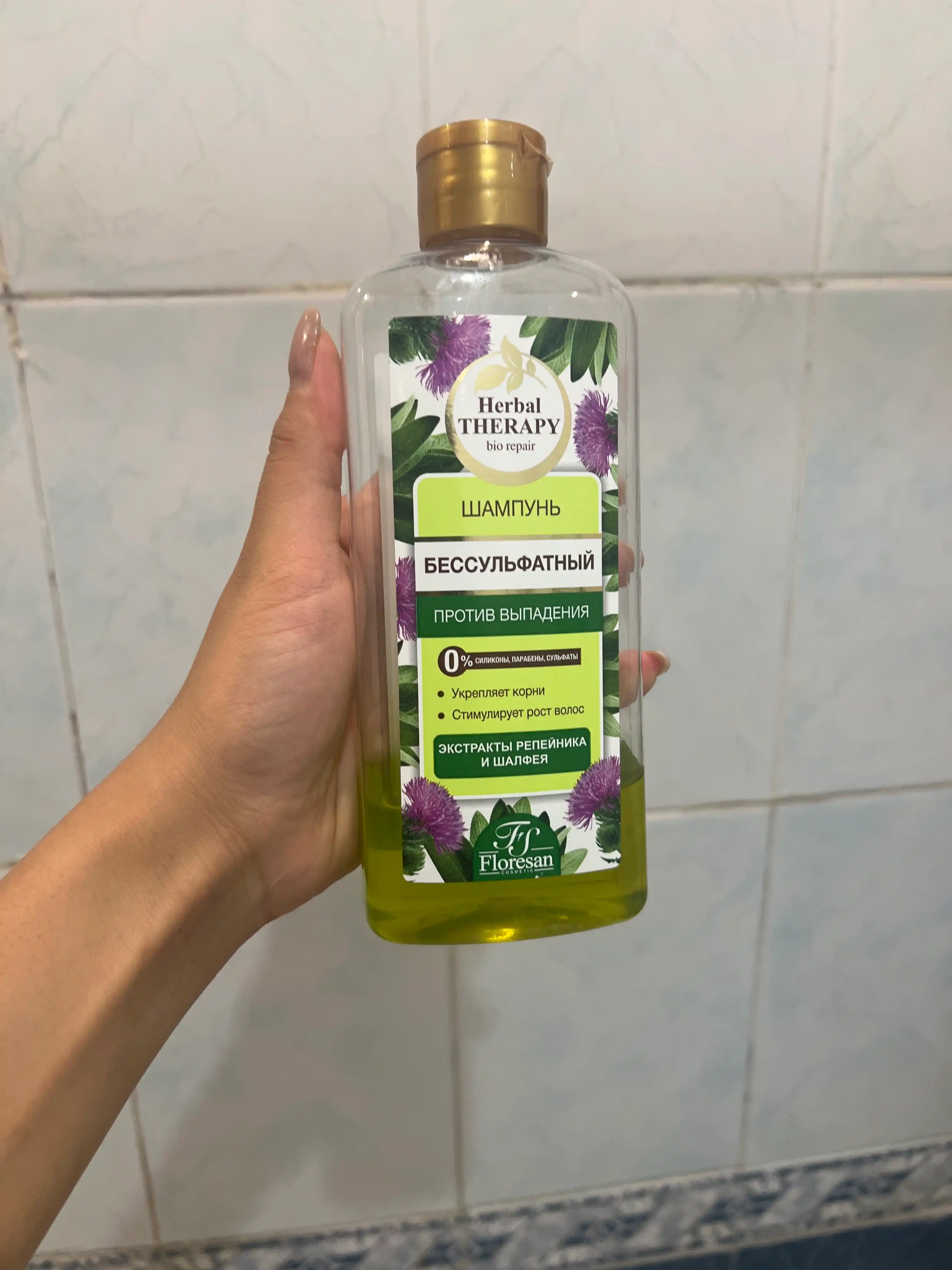 Бессульфатный шампунь Foresan, Herbal Therapy против выпадения, 400 мл