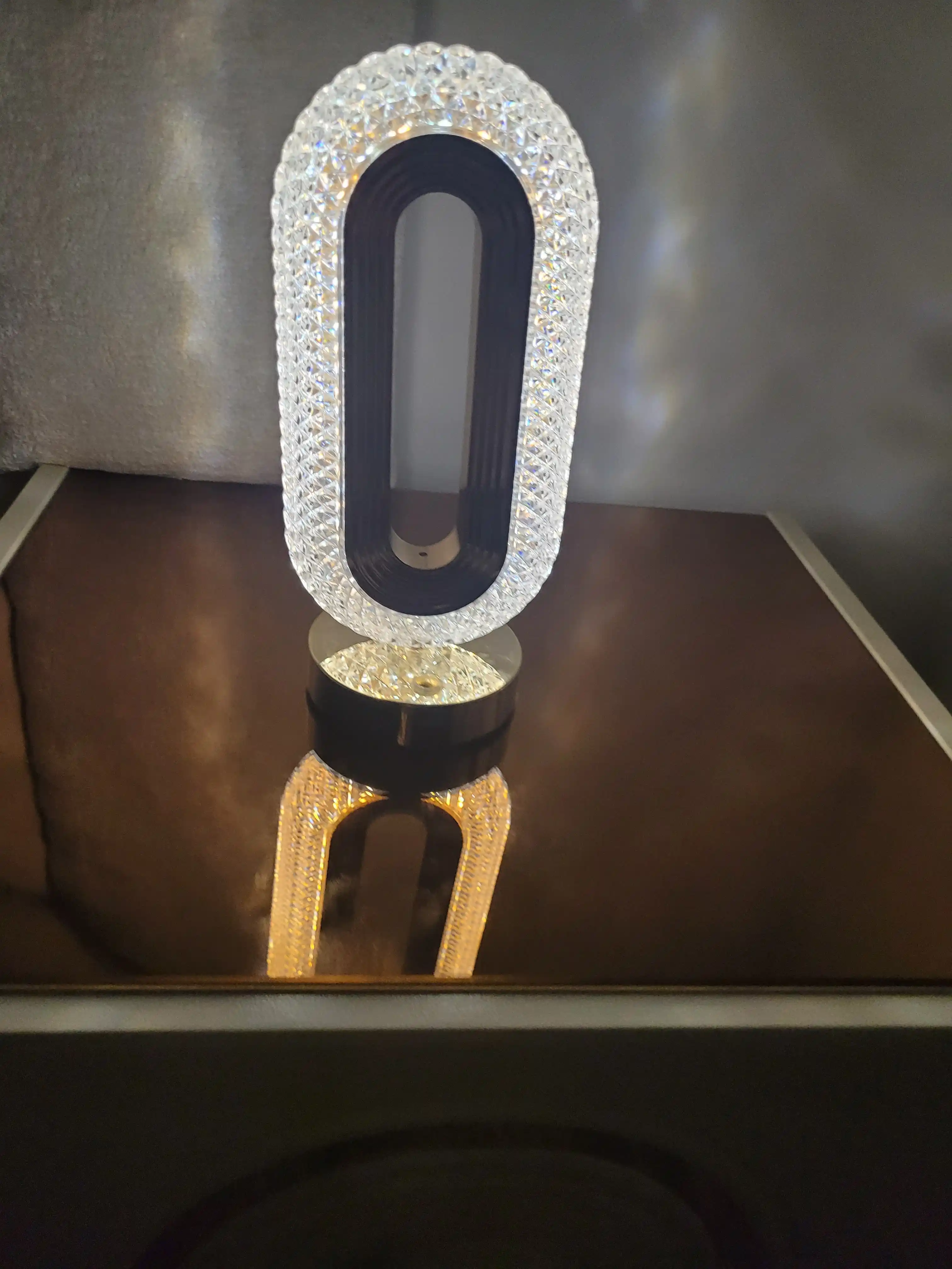 Tungi chiroq, yorug‘lik diodli LED, lampa