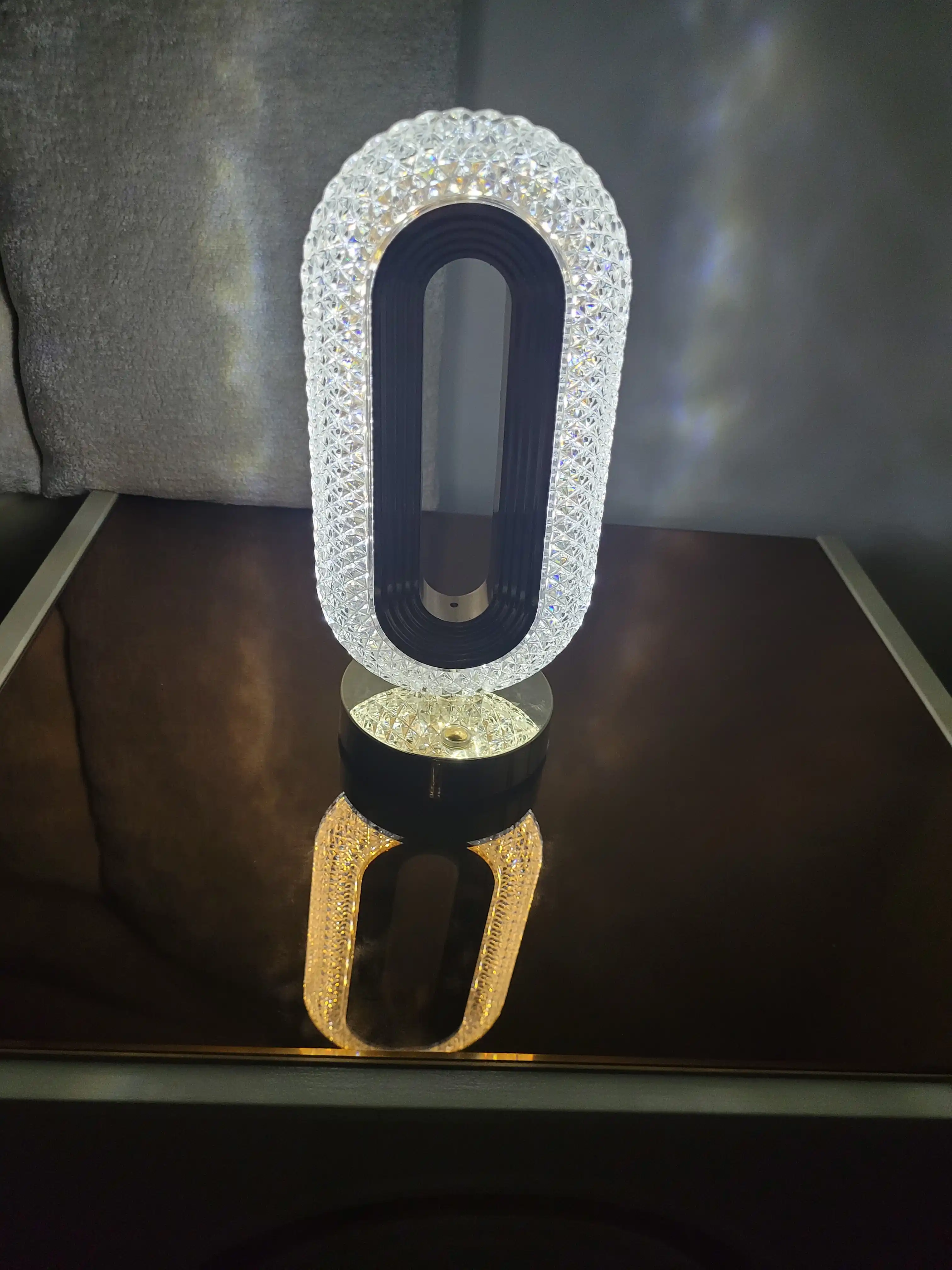 Tungi chiroq, yorug‘lik diodli LED, lampa