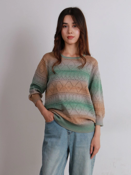Ayollar uchun oversayz sviter, polyester, universal o'lcham, qulay va issiq