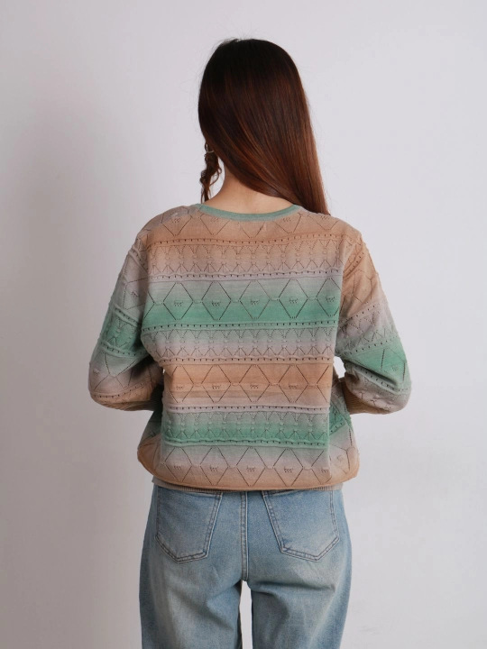 Ayollar uchun oversayz sviter, polyester, universal o'lcham, qulay va issiq
