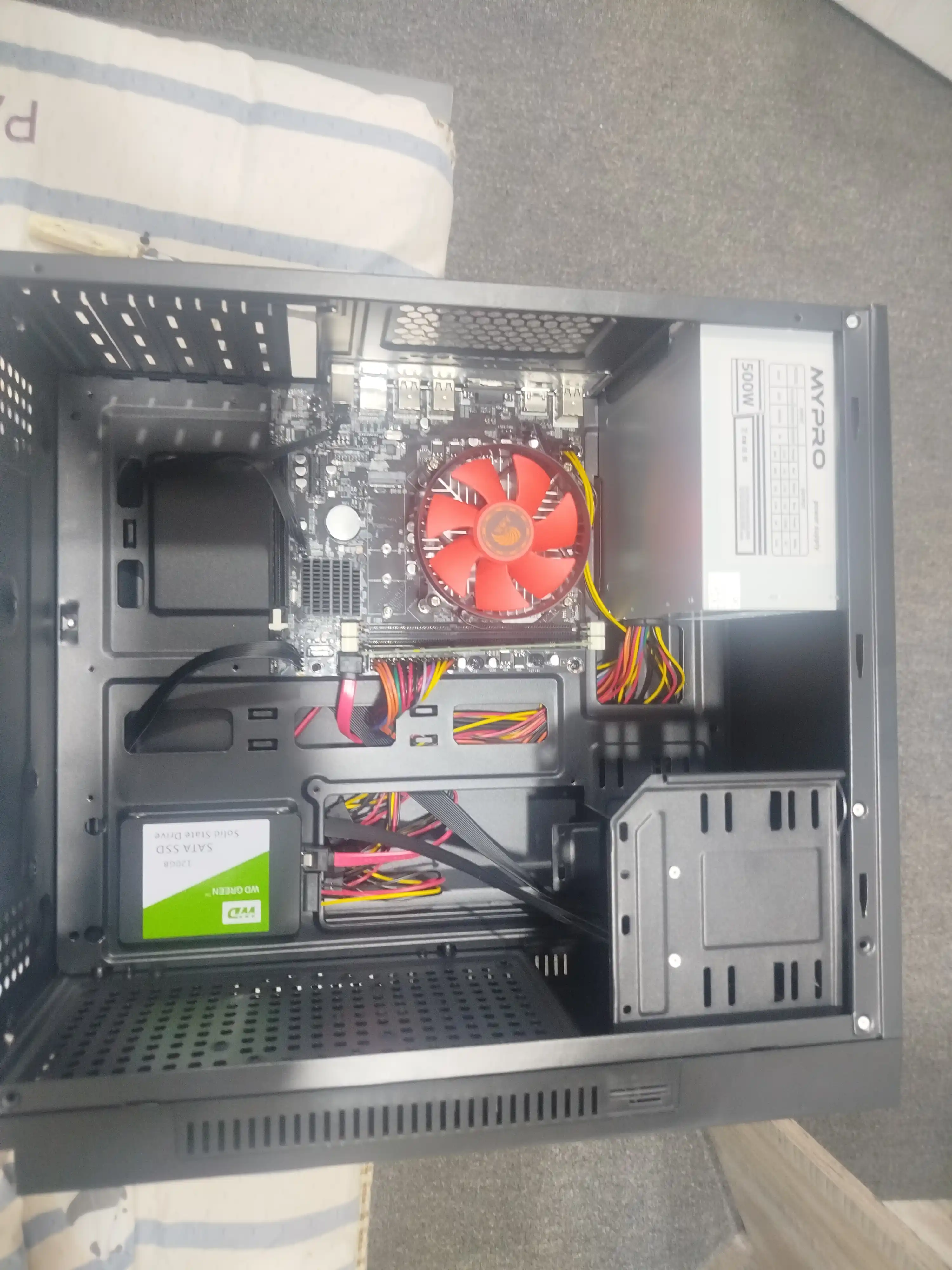 Kompyuter Intel Core i3,i5,i7 4 yadro protsessoriga asoslangan tizim bloki ofis uchun