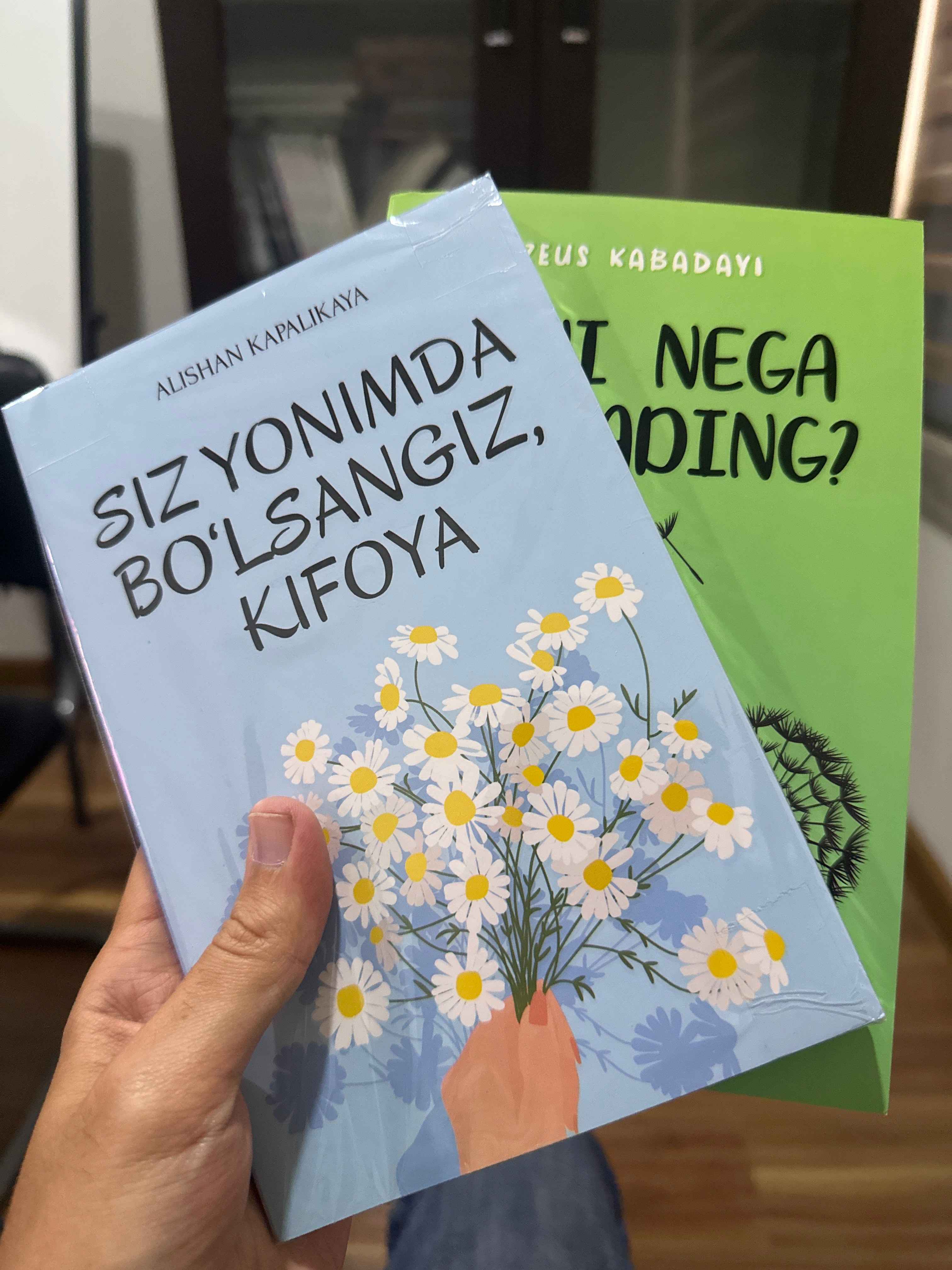 Kiyinish xonasida yigitlar video Eng yaxshi porno tomosha