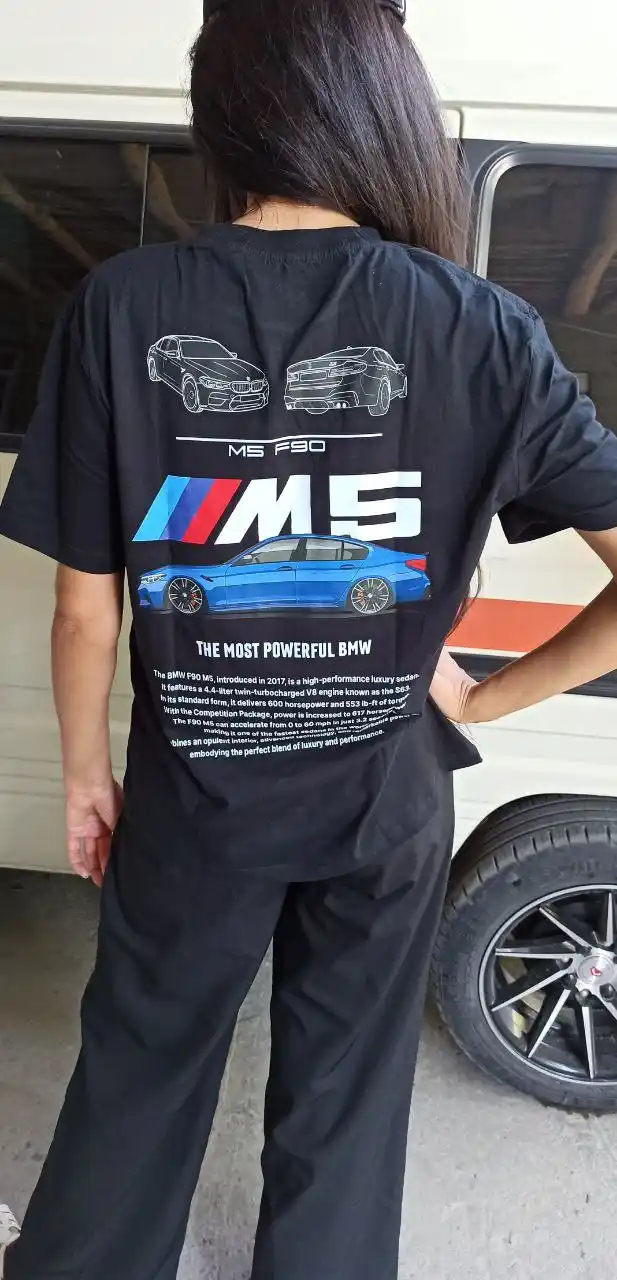 Erkaklar futbolkasi BMW M5 F90 print bilan, 100% paxta