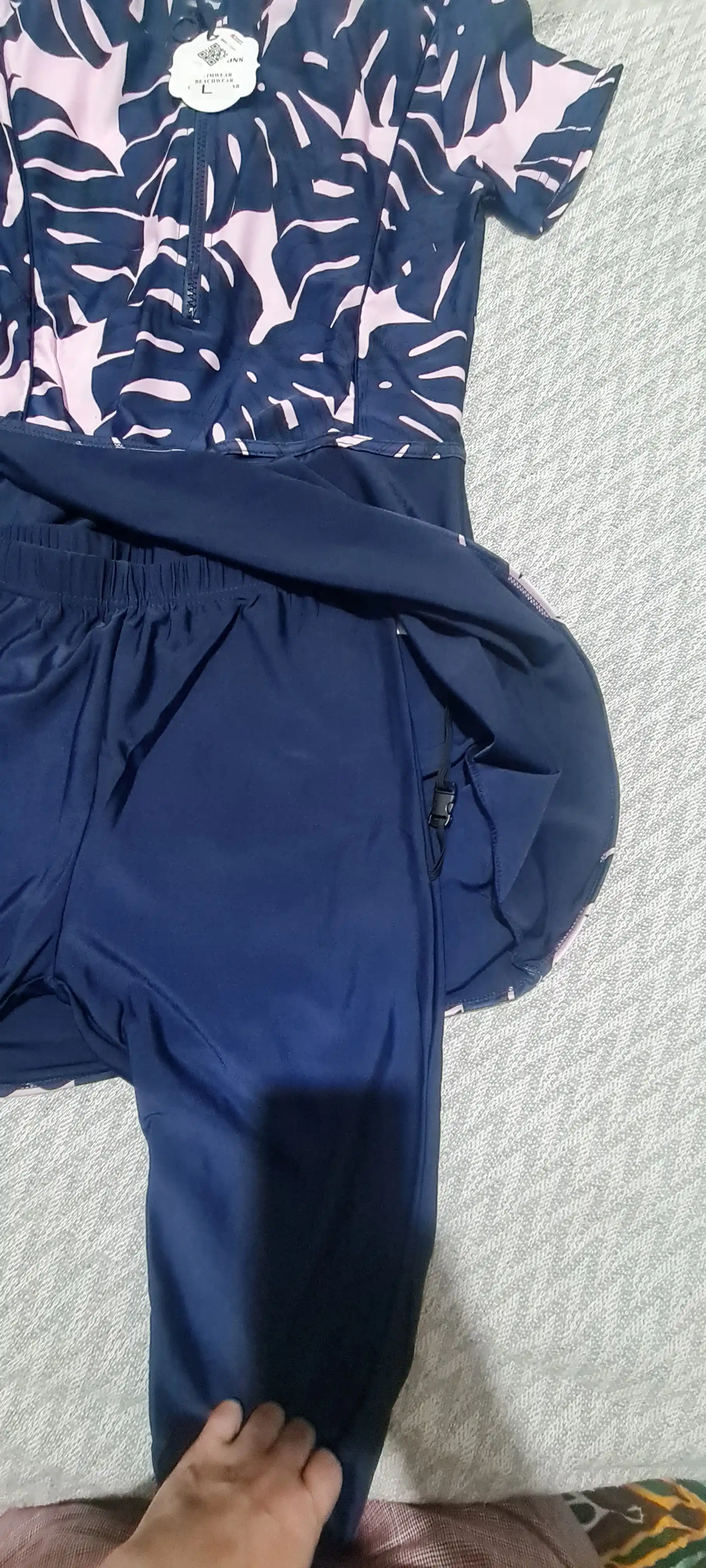 Ayollar cho‘milish kiyimi, yopiq, musulmoncha, burkini, katta o‘lchamli cho‘milish kiyimi