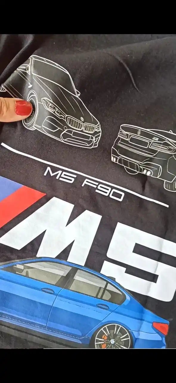 Erkaklar futbolkasi BMW M5 F90 print bilan, 100% paxta