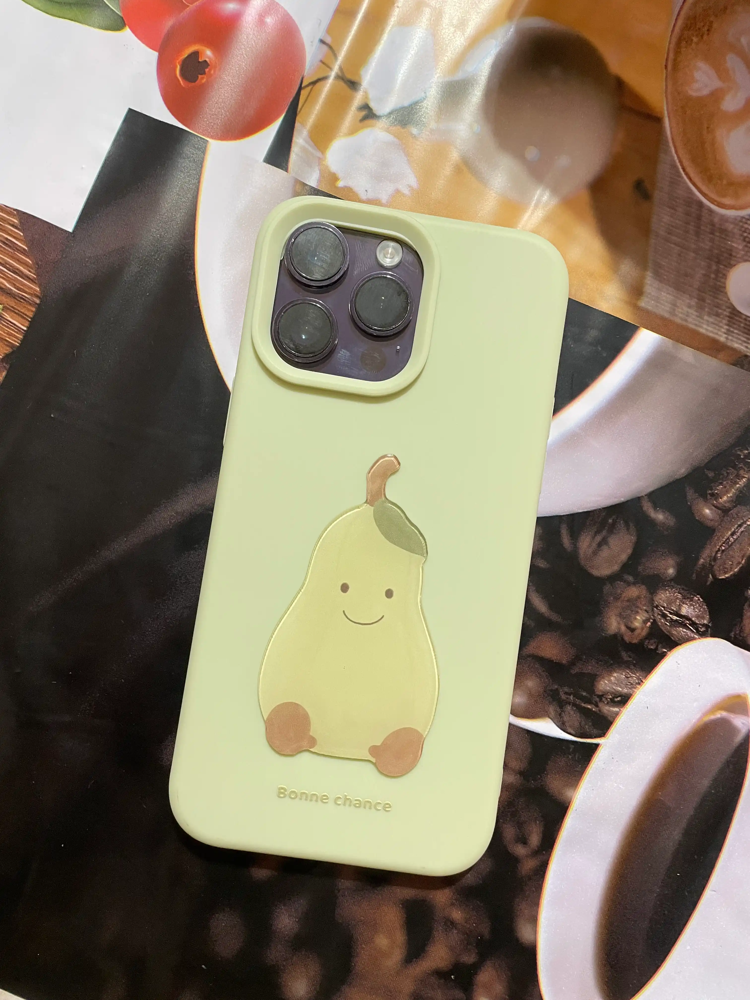 iPhone 11/12/13/14/15/16 Pro/ProMax uchun 3D stikerli yoqimli silikon g‘ilof