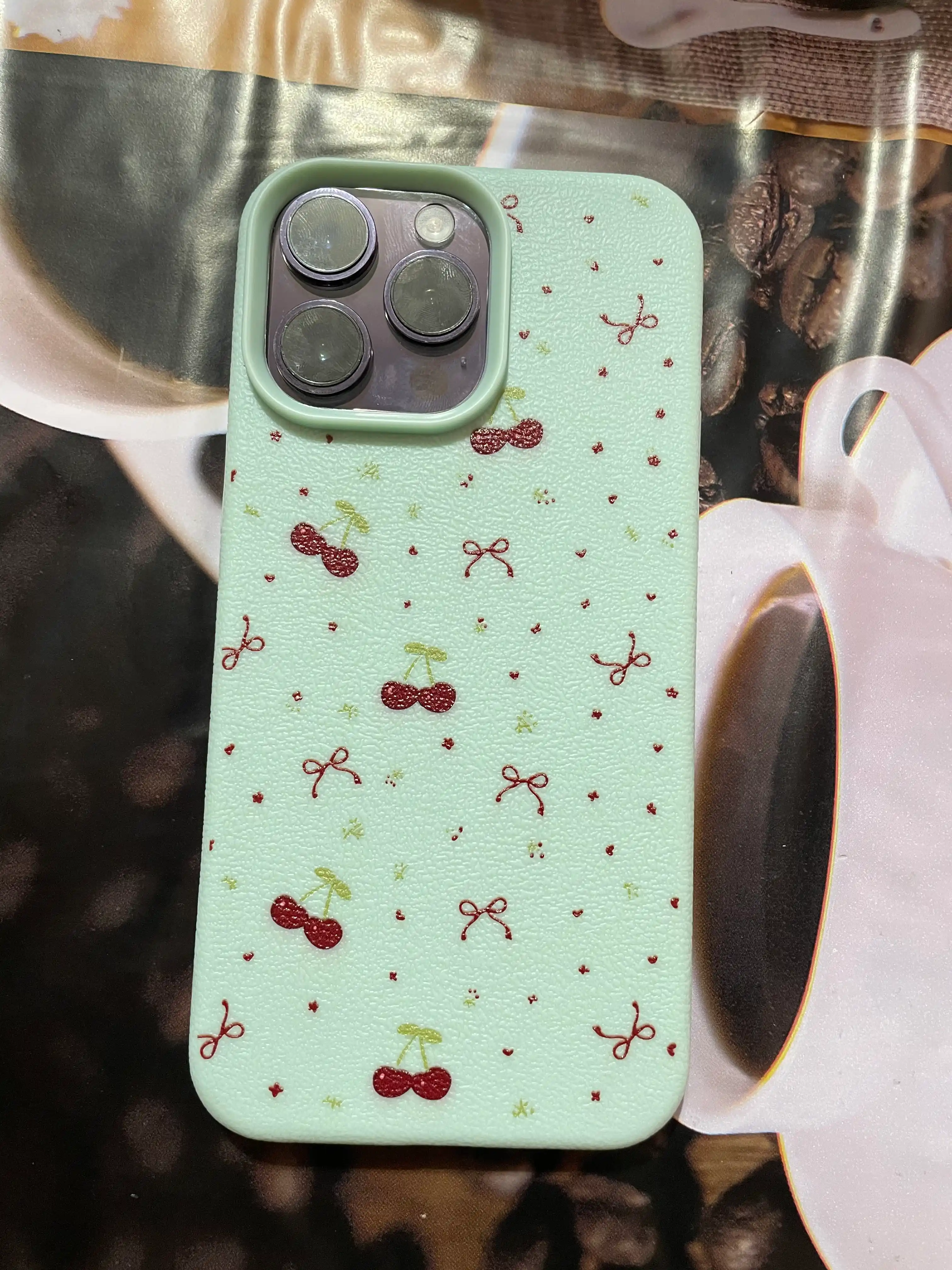 IPhone 11, 12, 13, 14, 15, 16, Pro, Max uchun g'ilof