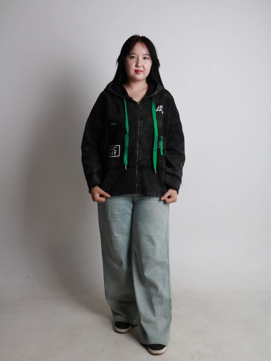 Ayollar uchun keng jins kurtka, XL-XXXL o‘lcham