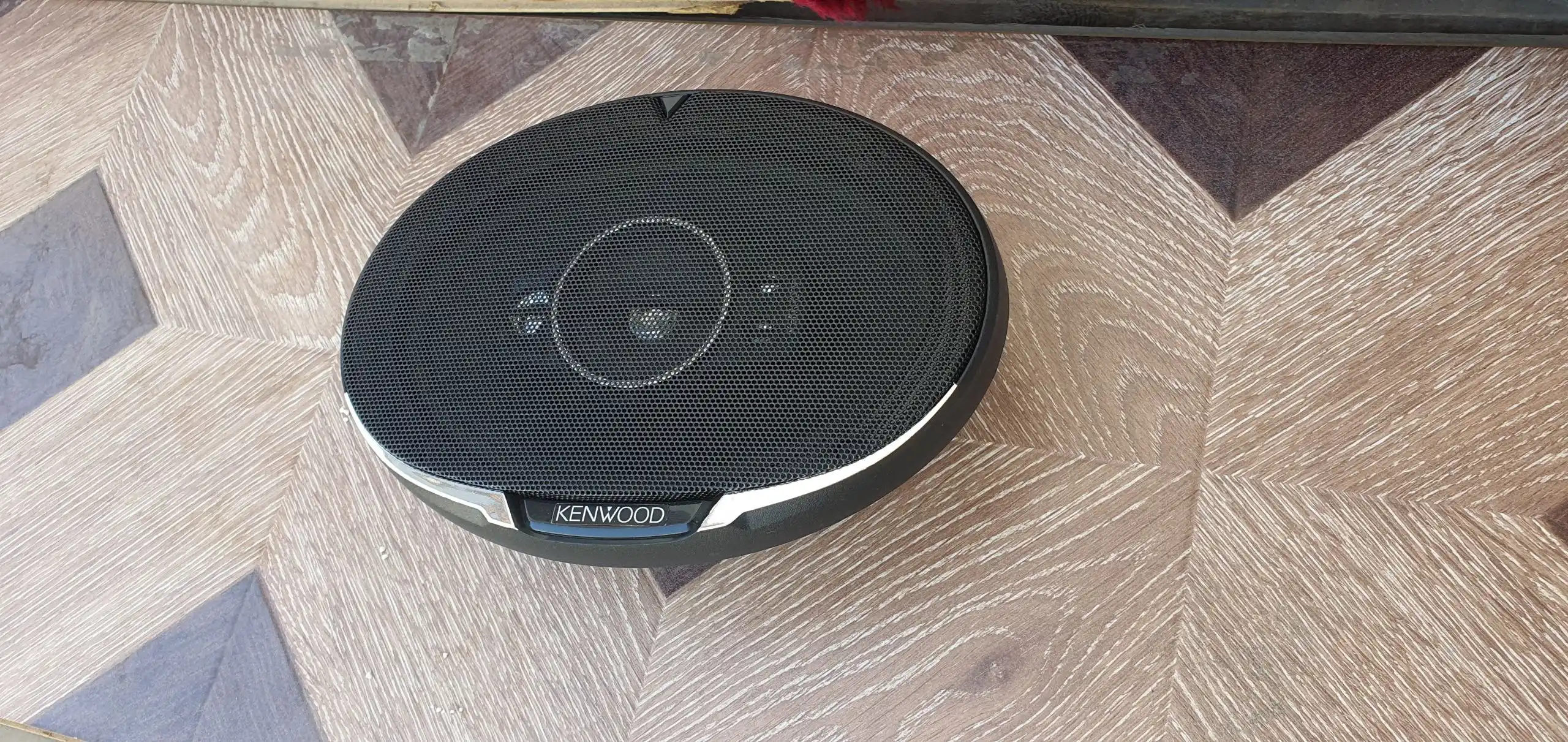 Автомобильные колонки Kenwood 700 Вт