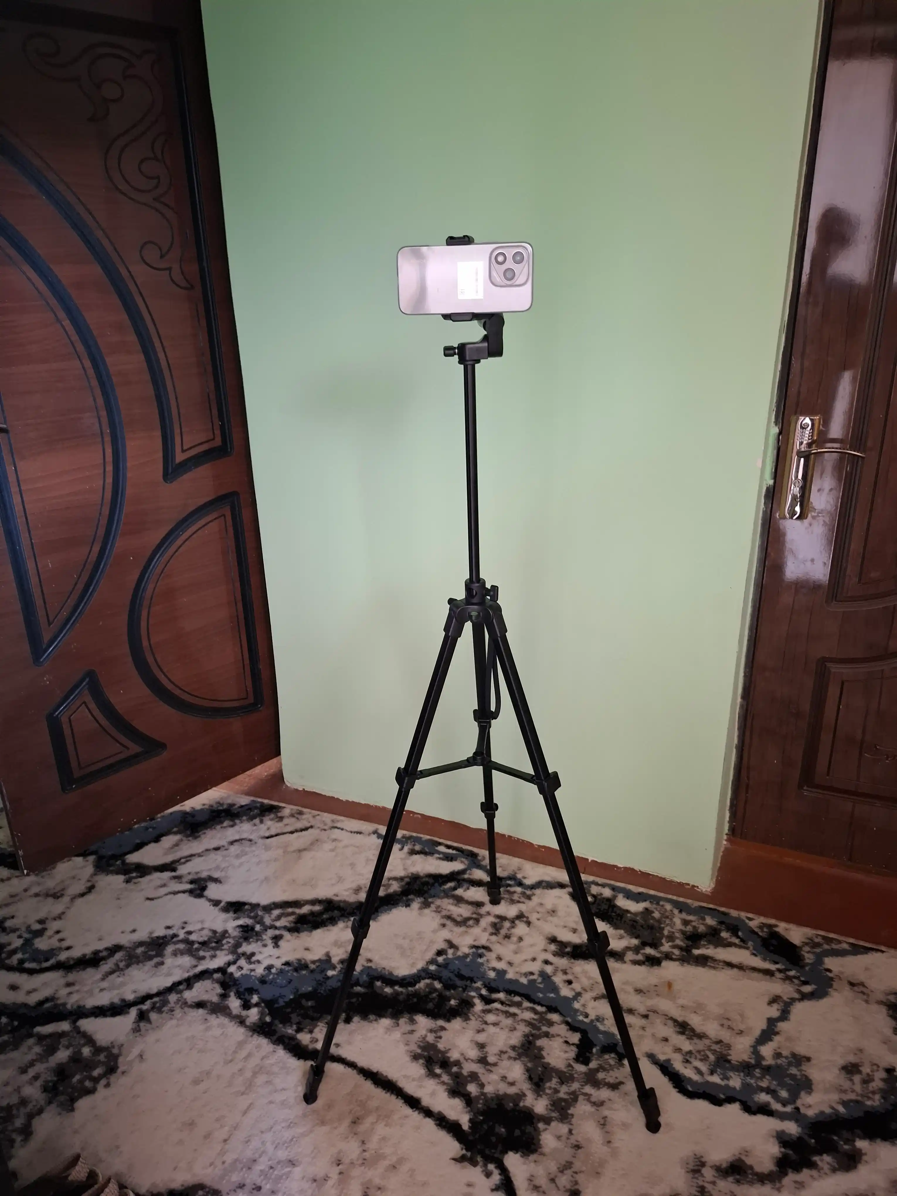 Штатив Jmary kp 2209 с держателем для телефона и фотоаппарата