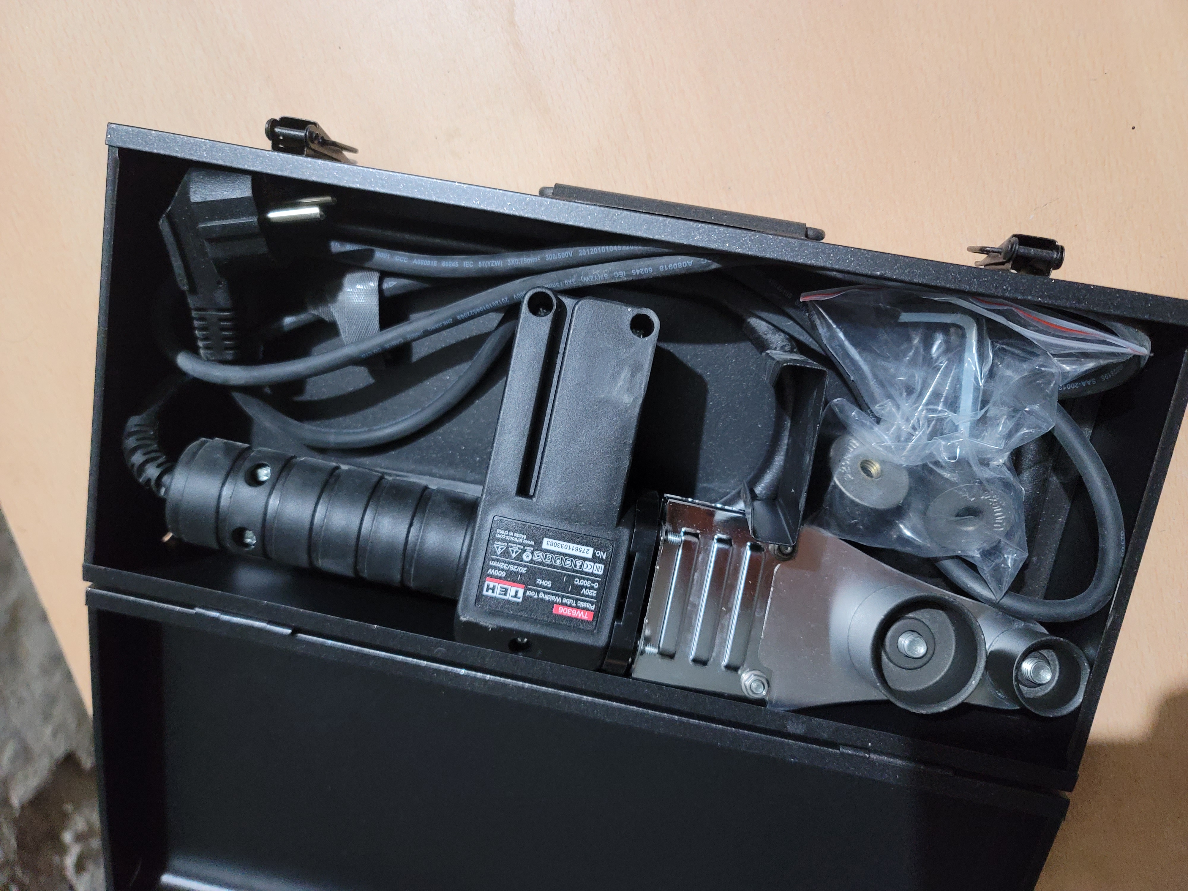 Plastik quvurlarni payvandlash uchun apparati ТЕН TW6306 600 Vt, 220 V, 0–300 °C