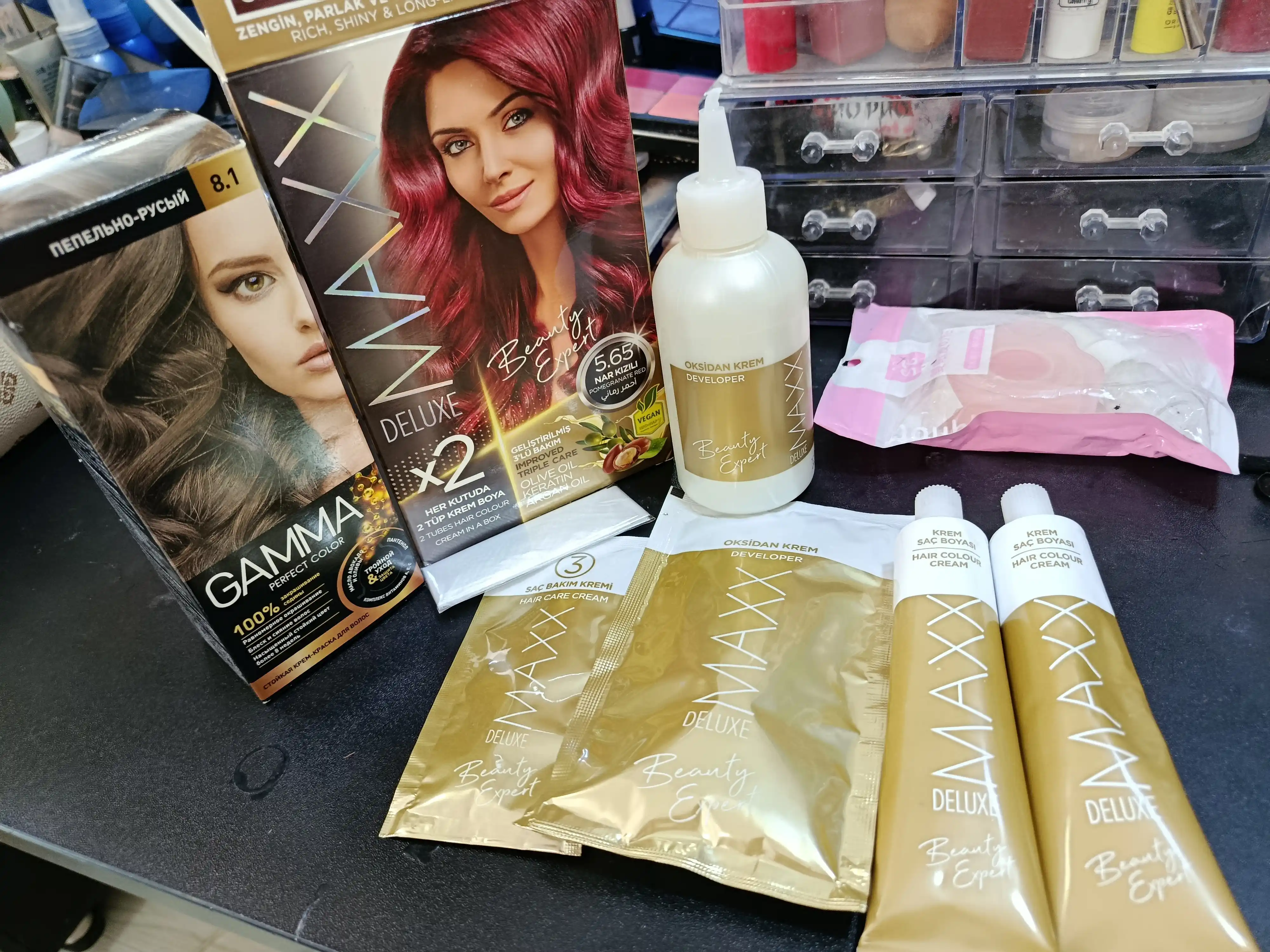 Крем - краска для волос MAXX Deluxe Beauty Expert, стойкое окрашивание волос