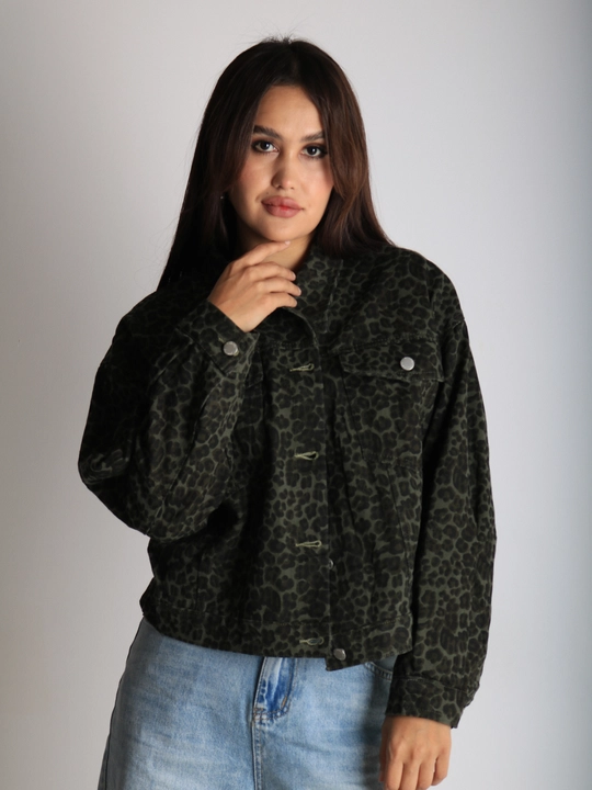 Ayollar uchun yengil jaket tiger print bilan