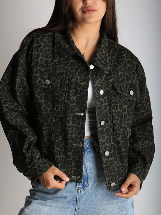 Ayollar uchun yengil jaket tiger print bilan