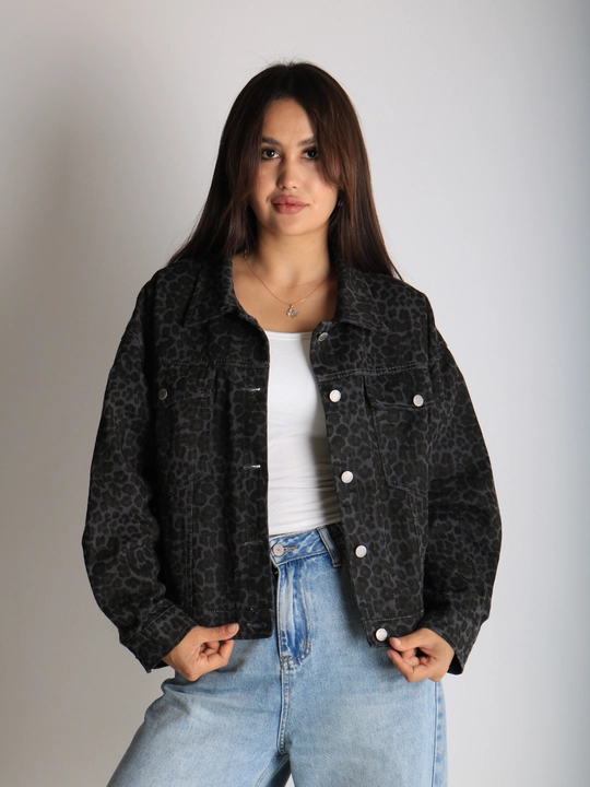 Ayollar uchun yengil jaket tiger print bilan