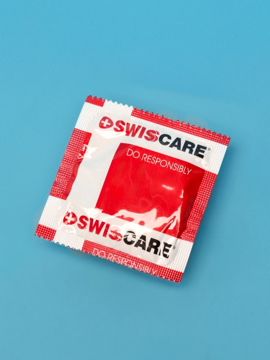 Swiss Care Super Delay prezervativlari 12 dona, uzaytiruvchi, qovurg‘ali va pufakchali