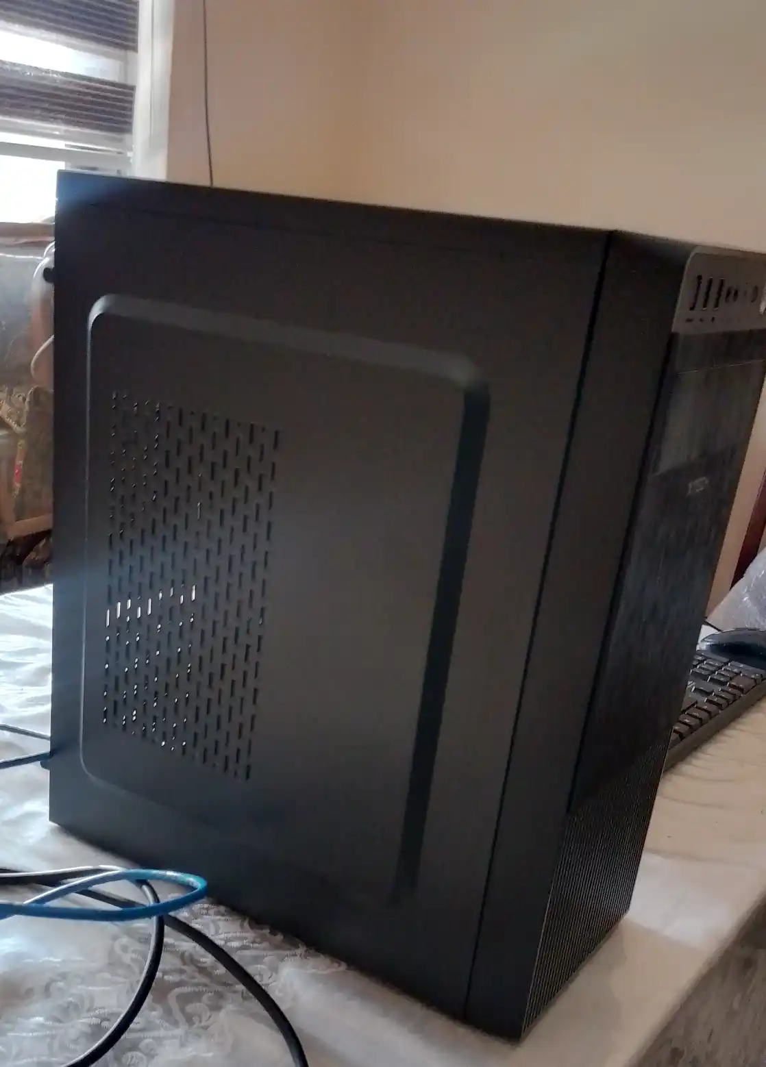 Kompyuter Intel Core i3,i5,i7 4 yadro protsessoriga asoslangan tizim bloki ofis uchun