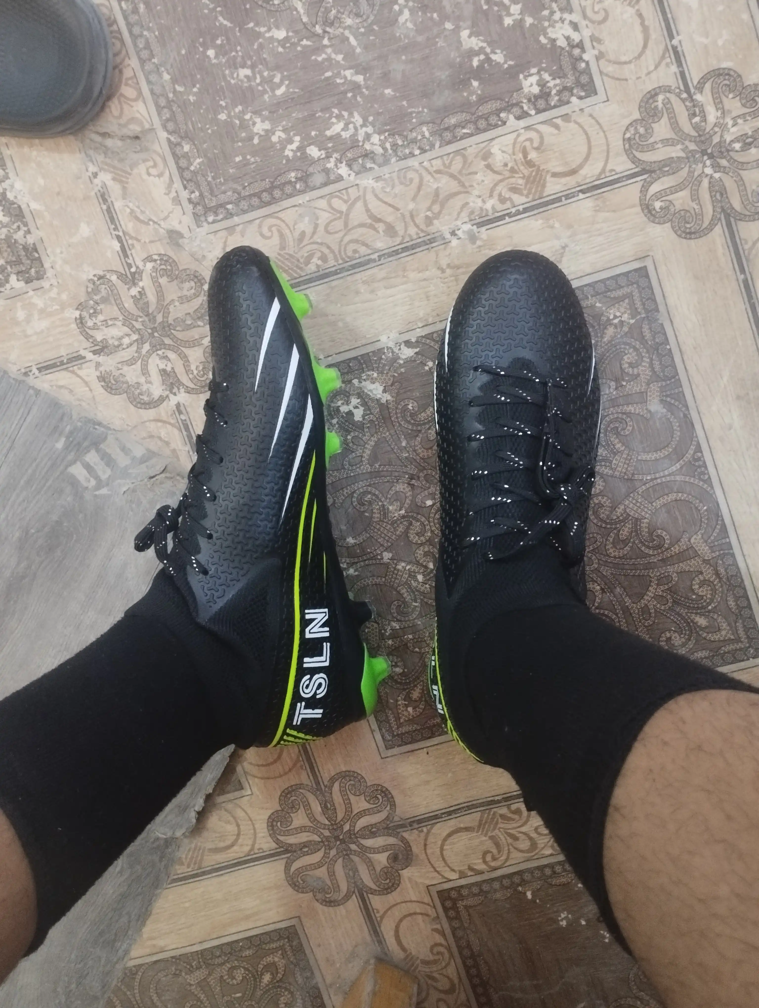 Professional butsi "TSLN FG", 3D qoplamli , futbol butsalari va sorokonojkalari,