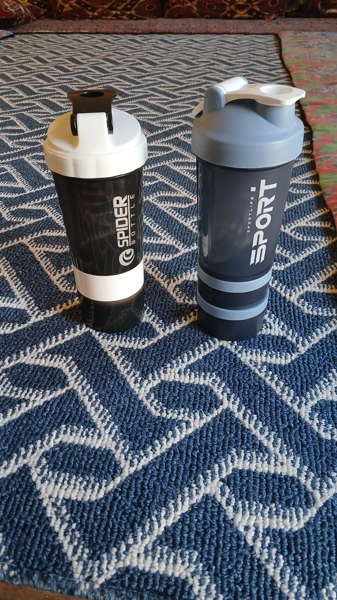 Sport shayker butilkasi, kukun saqlagichi bilan, 500 ml, qo'shimchalar uchun / Zi Store