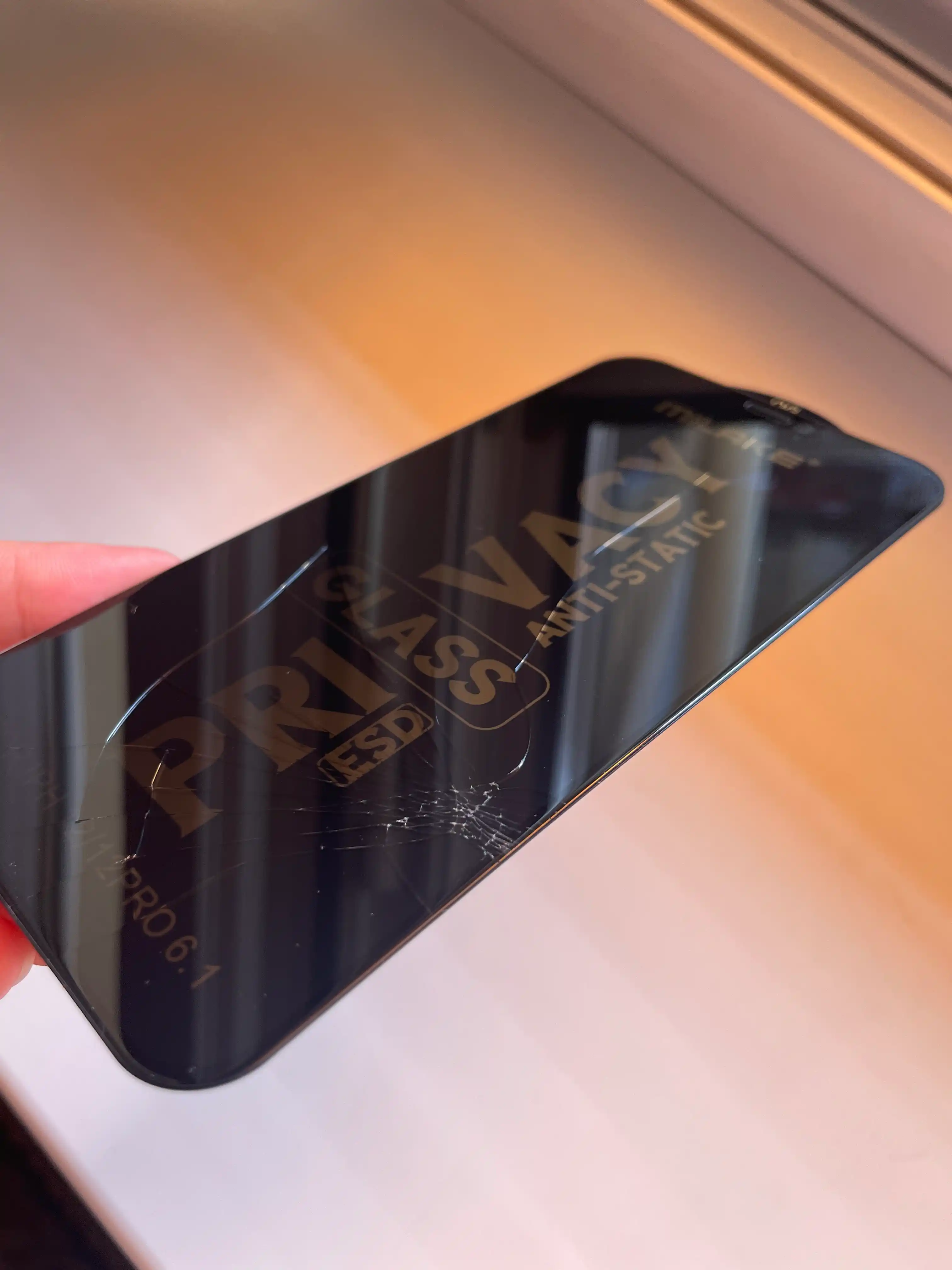 iPhone 6s, 7, 8, SE, 11, 12, 13, 14, 15, XR, XS, Pro, Max, Plus, mini uchun josusga qarshi himoya oynasi