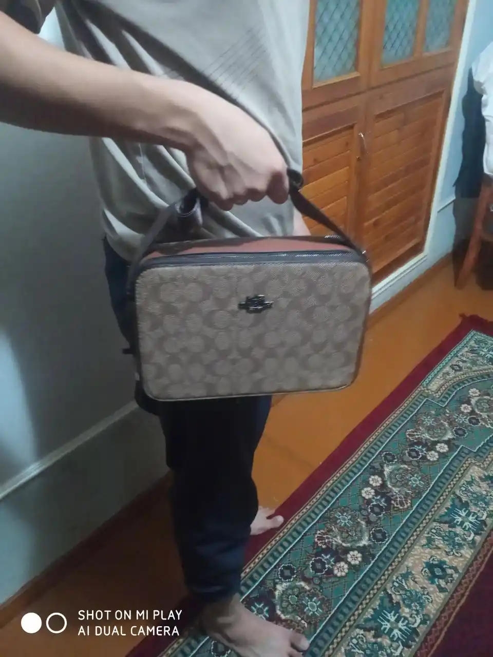 Erkaklar uchun yelkama sumka, suv o'tkazmaydigan, barsetka, studentlar uchun