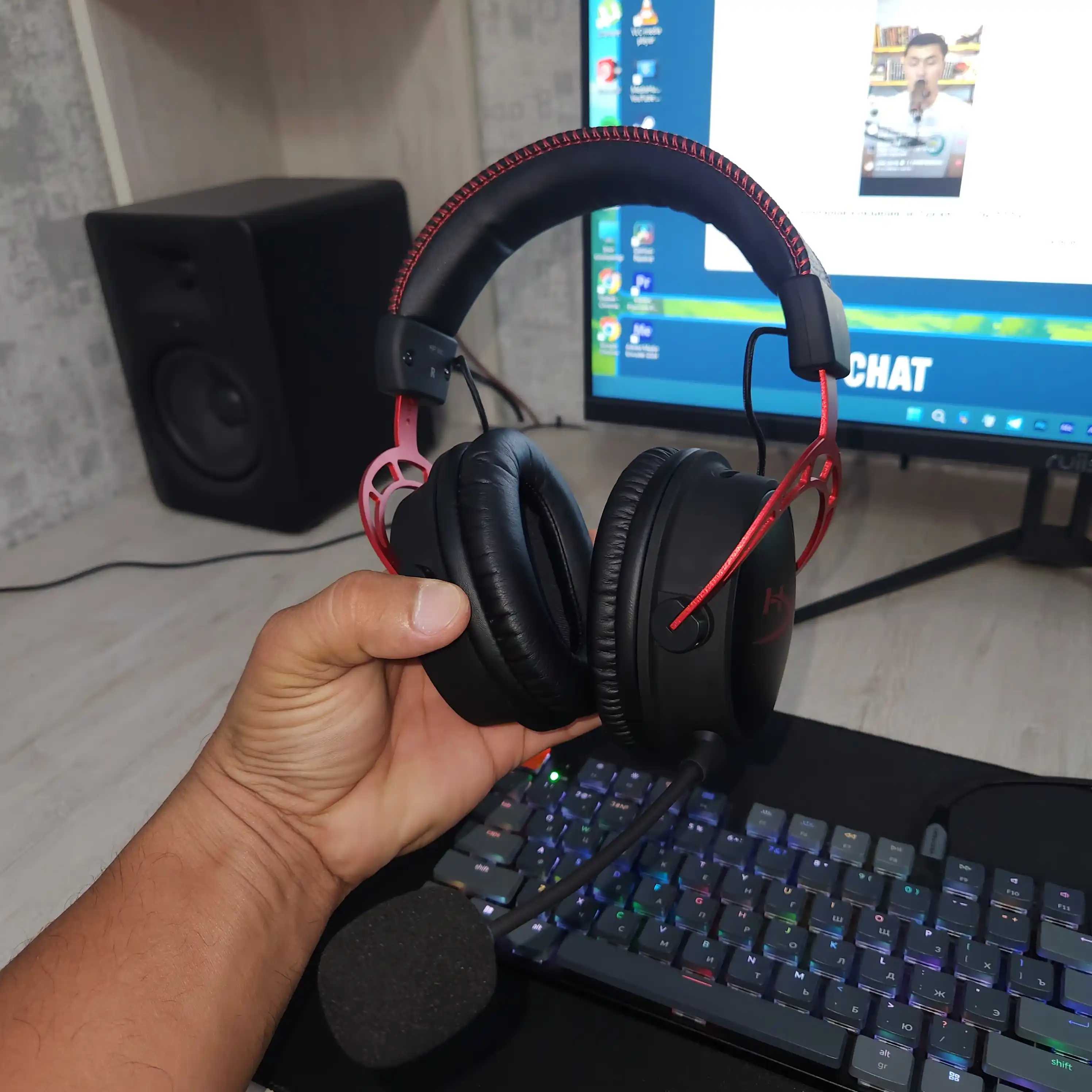 HyperX Cloud Alpha simsiz o'yin minigarnituralari