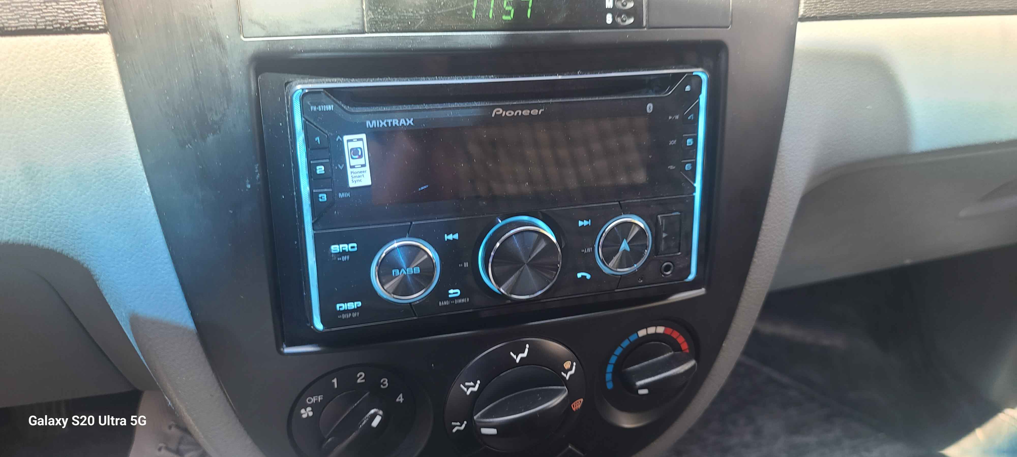 Автомагнитола Pioneer FH-S725BT, с технологией Bluetooth