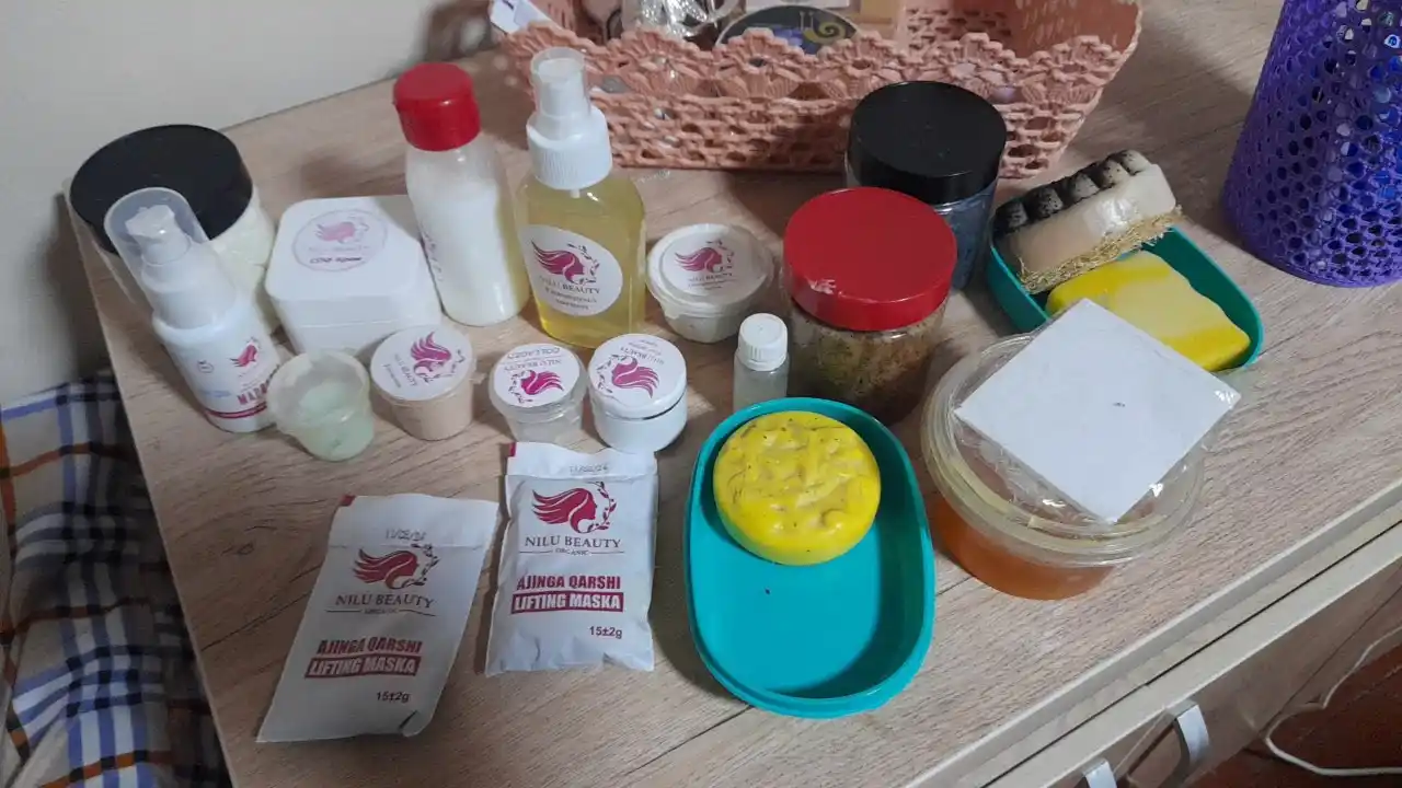 Натуральный шампунь без сульфатов, который укрепляет волосы и предотвращает их выпадение.