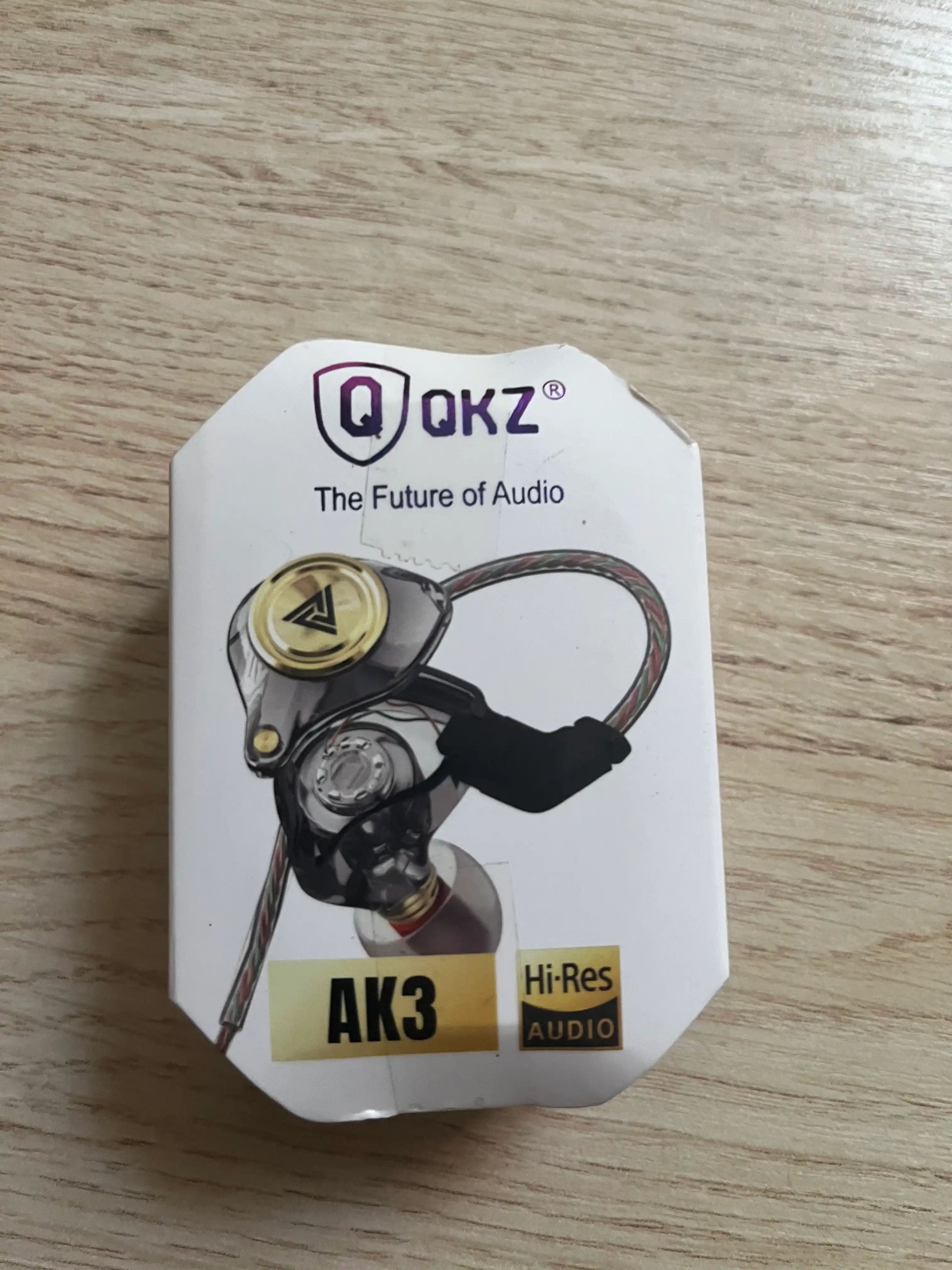 QKZ, AK3 simli musiqa quloqchinlari, AUX ulanishi, yuqori aniqlikdagi audio