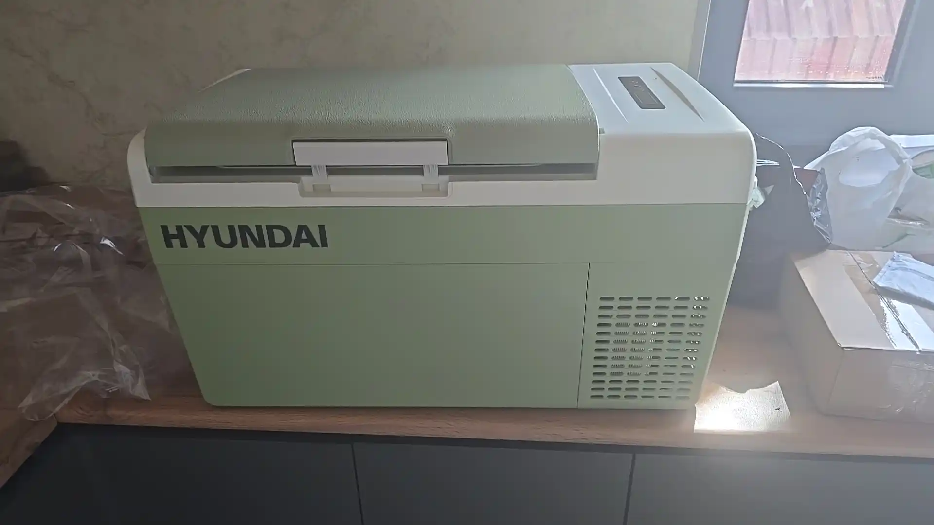 HYUNDAI avto muzlatgich, moshinaga sovutgich, avtomobil uchun xolodilnik